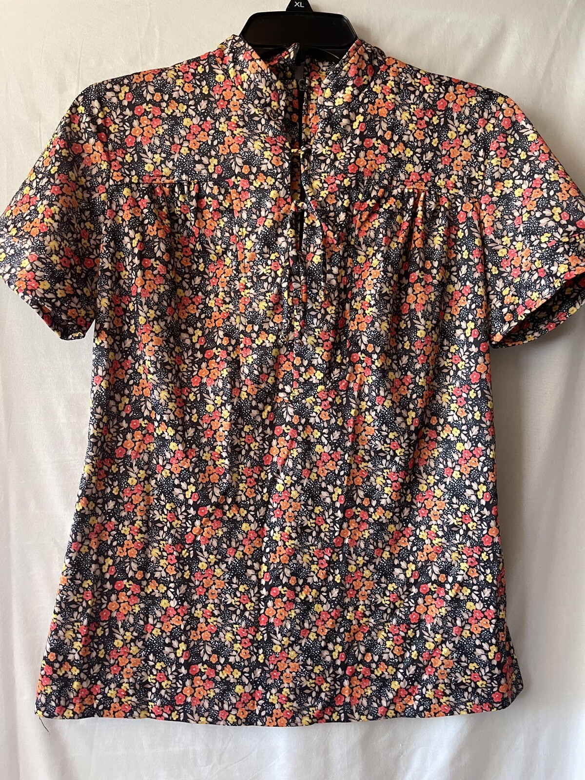 VINTAGE 1970&rsquo;S FLORAL SHORT SLEEVE SHIRT, 3 TIE FRONT, Vintage 12 (38&Prime; Bust) EUC