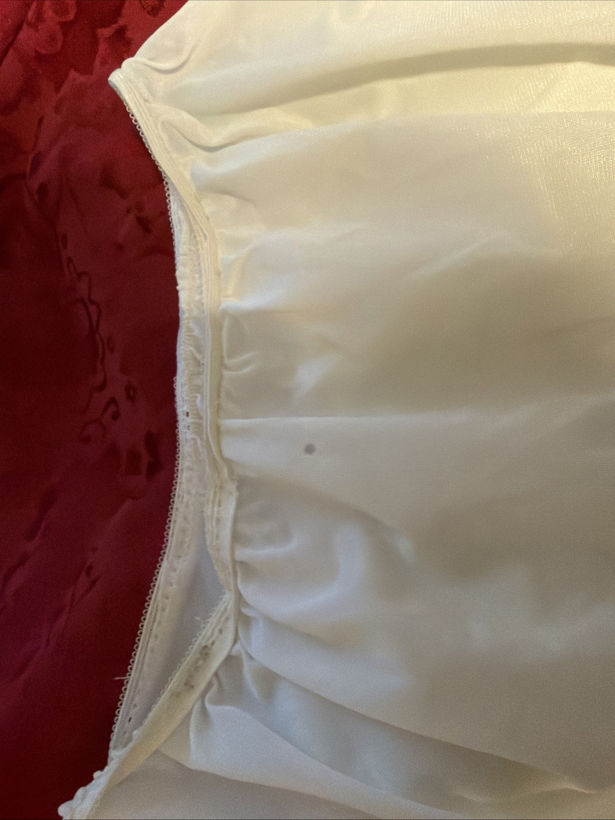 Pinehurst Slip Vintage White 35” Lace Hem Side Slit #5484 Large 100% Nylon