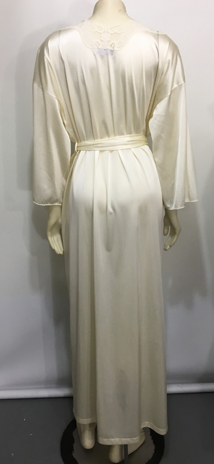 Vassarette S Pale Yellow Long Nylon Silky Peignoir Robe Made in USA Vintage