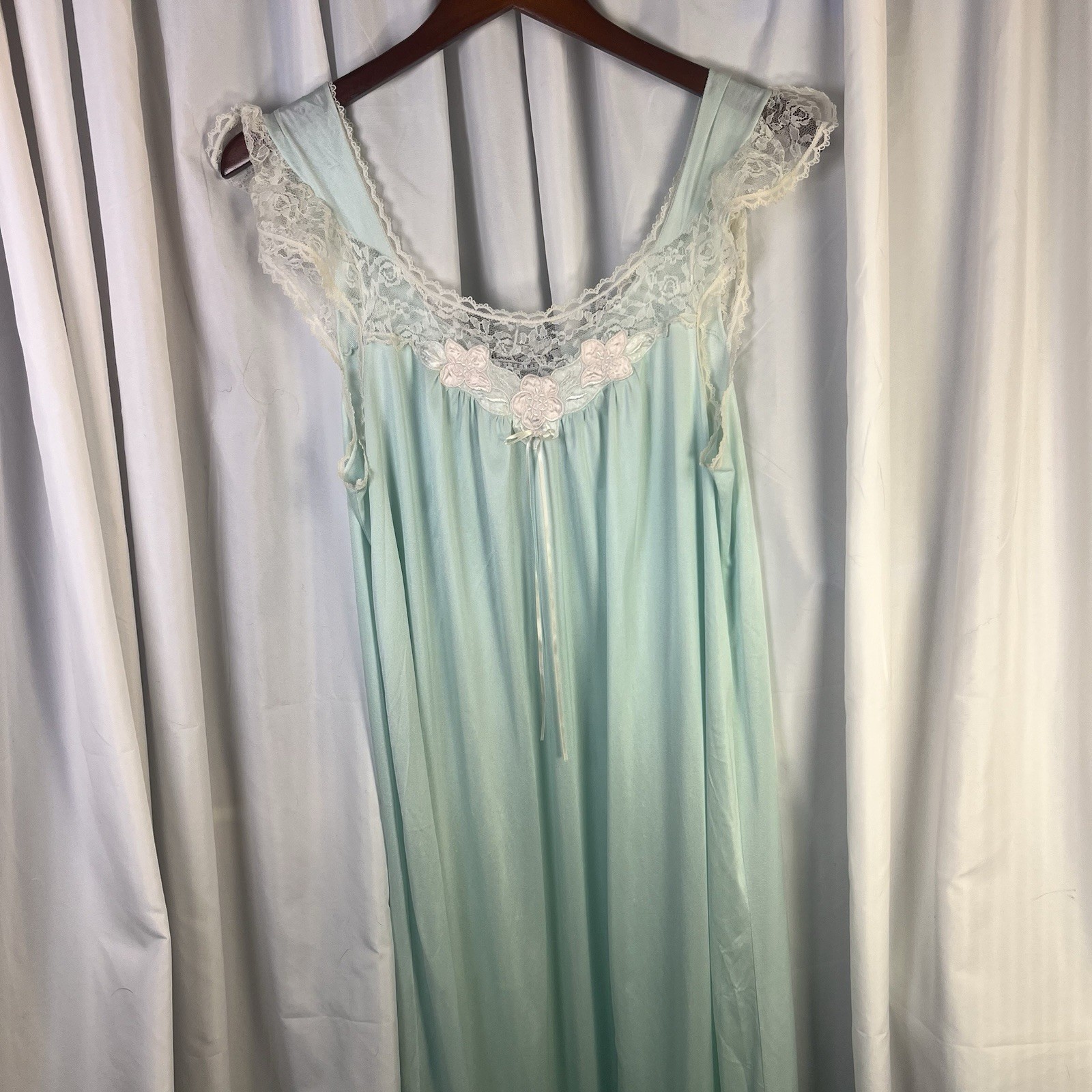 Vintage Gloria Vanderbilt Nightgown Light Blue Nylon Lace Applique READ For Sz M