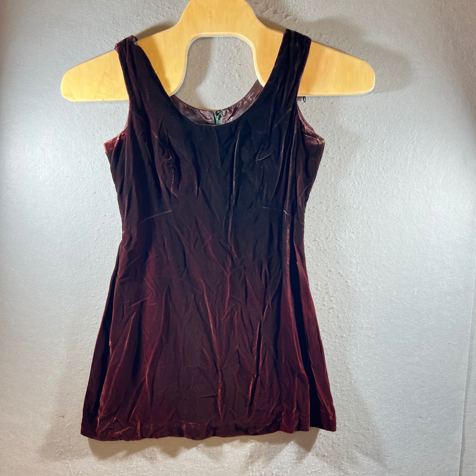 984 | Vintage Sleeveless Velvet Scoop Neck Mini Dress Burgundy Women Size 12