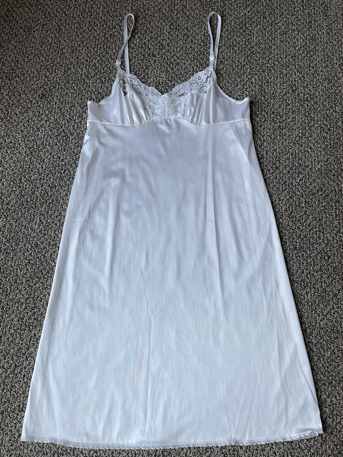Vassarette Slip Dress Size M White Lace Trim Neckline Adjustable Straps