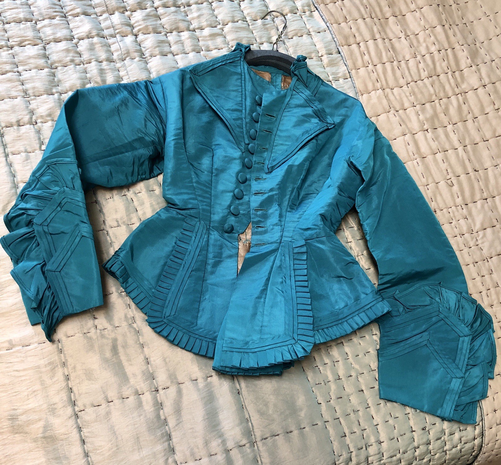Antique 1880s 3Pc *EMERALD GREEN SILK Victorian BUSTLE DRESS w/PRINCESS JACKET*