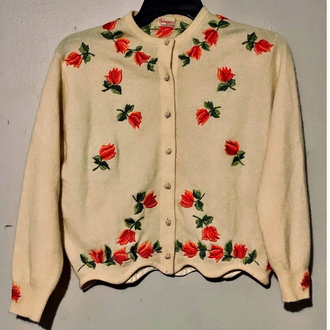 Vtg Elegance Craft Co Floral Embroidered Sweater in Kowloom Cream Scalloped Hem
