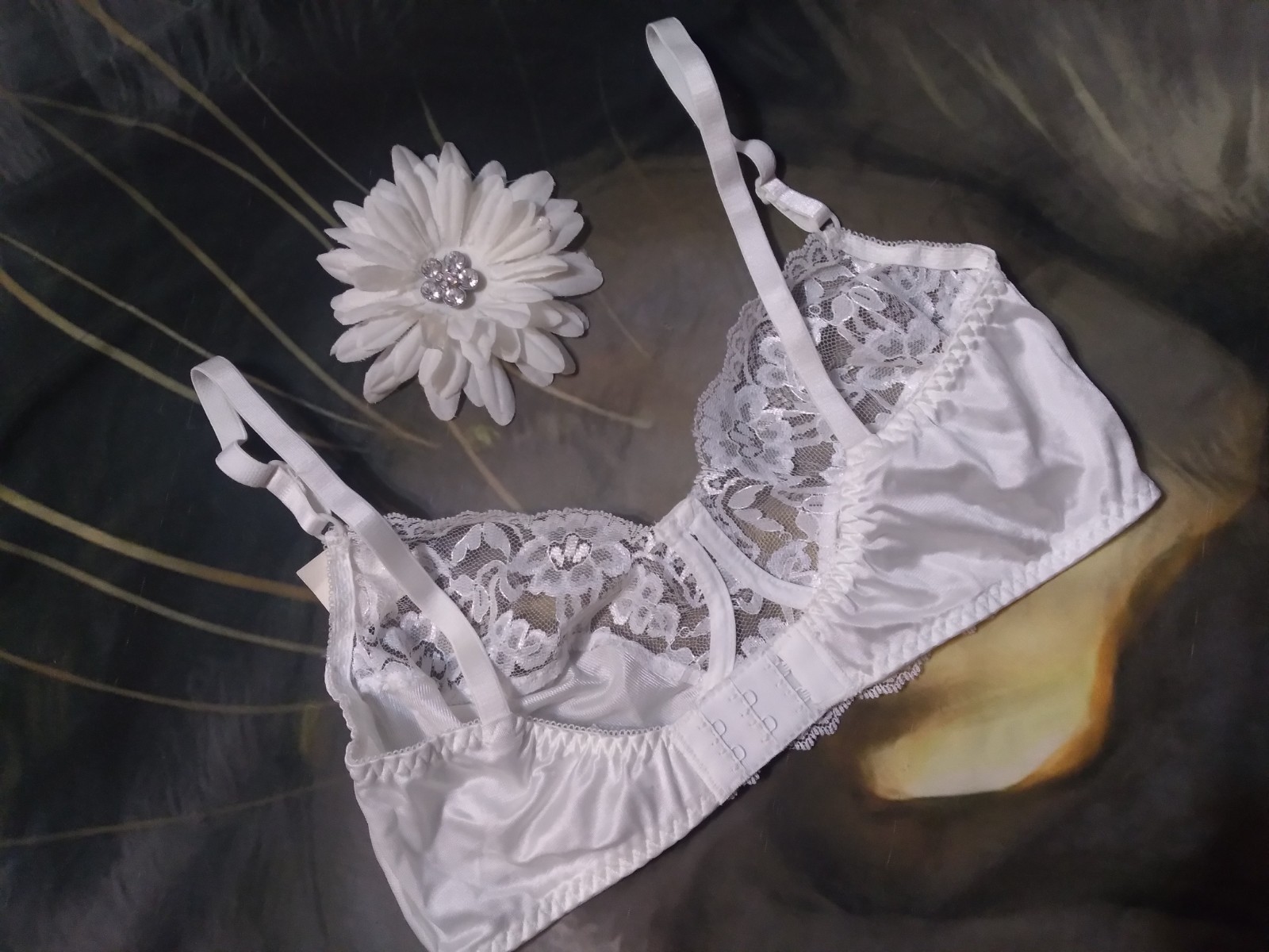 Vintage Jaclyn Smith Bra 34B White Soft Cup Lace Bow Nylon Blend Sissy NwT 80s