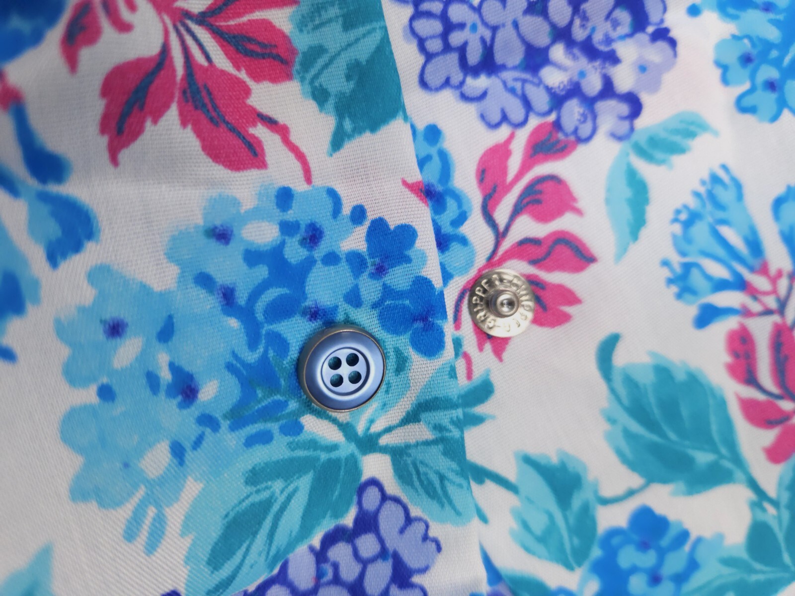 Smart Time Snap Front Floral House Dress Smocked Robe NEW With tags Medium