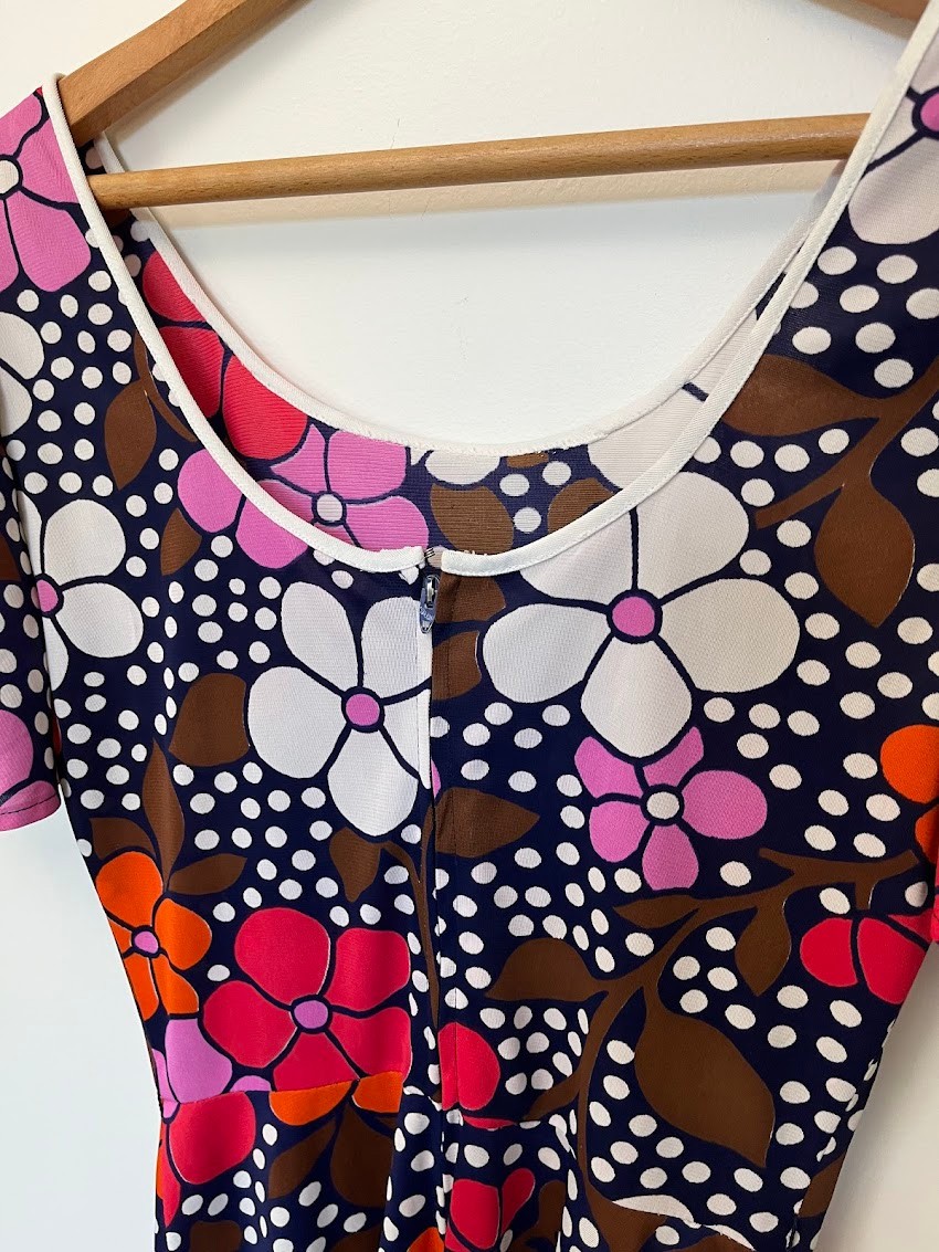 Vintage 1970s Groovy Floral Mini Dress Pop Art Mod Retro Warhol Print XS/S