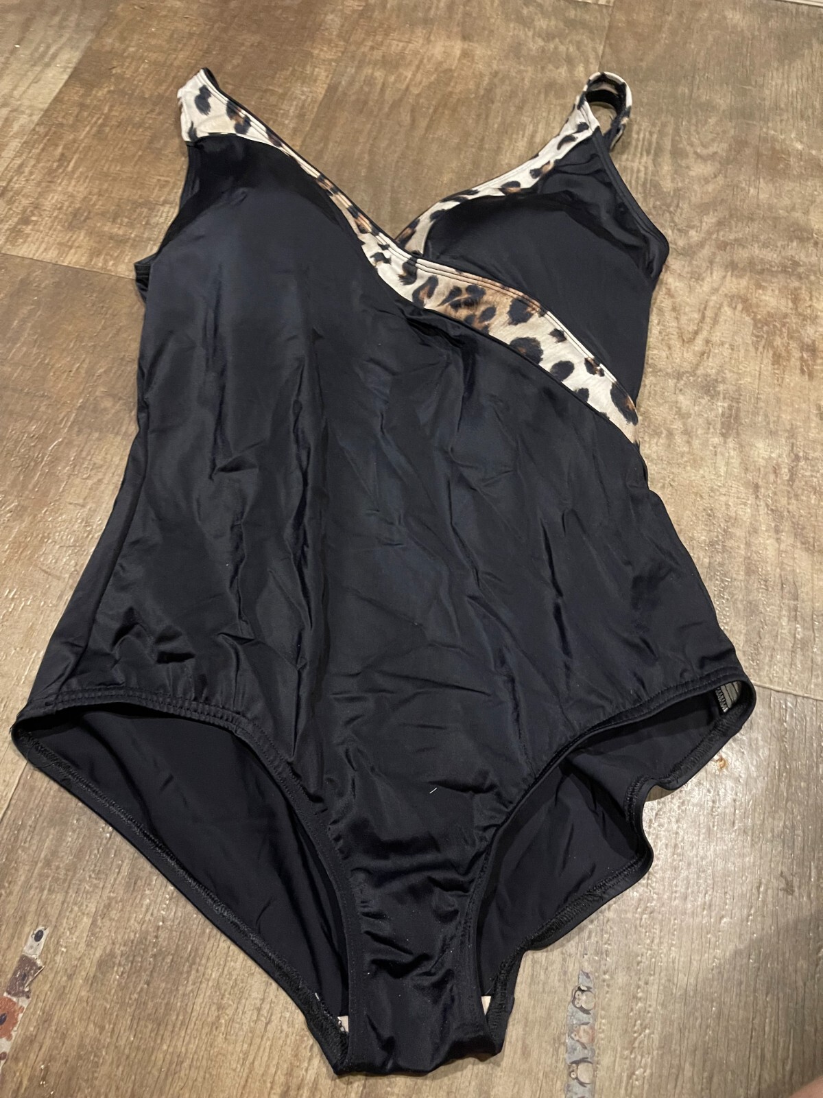 Roxanne One piece Swim Suit Womens 18 / 42 DD Built in Bra Black Cheetah Trim