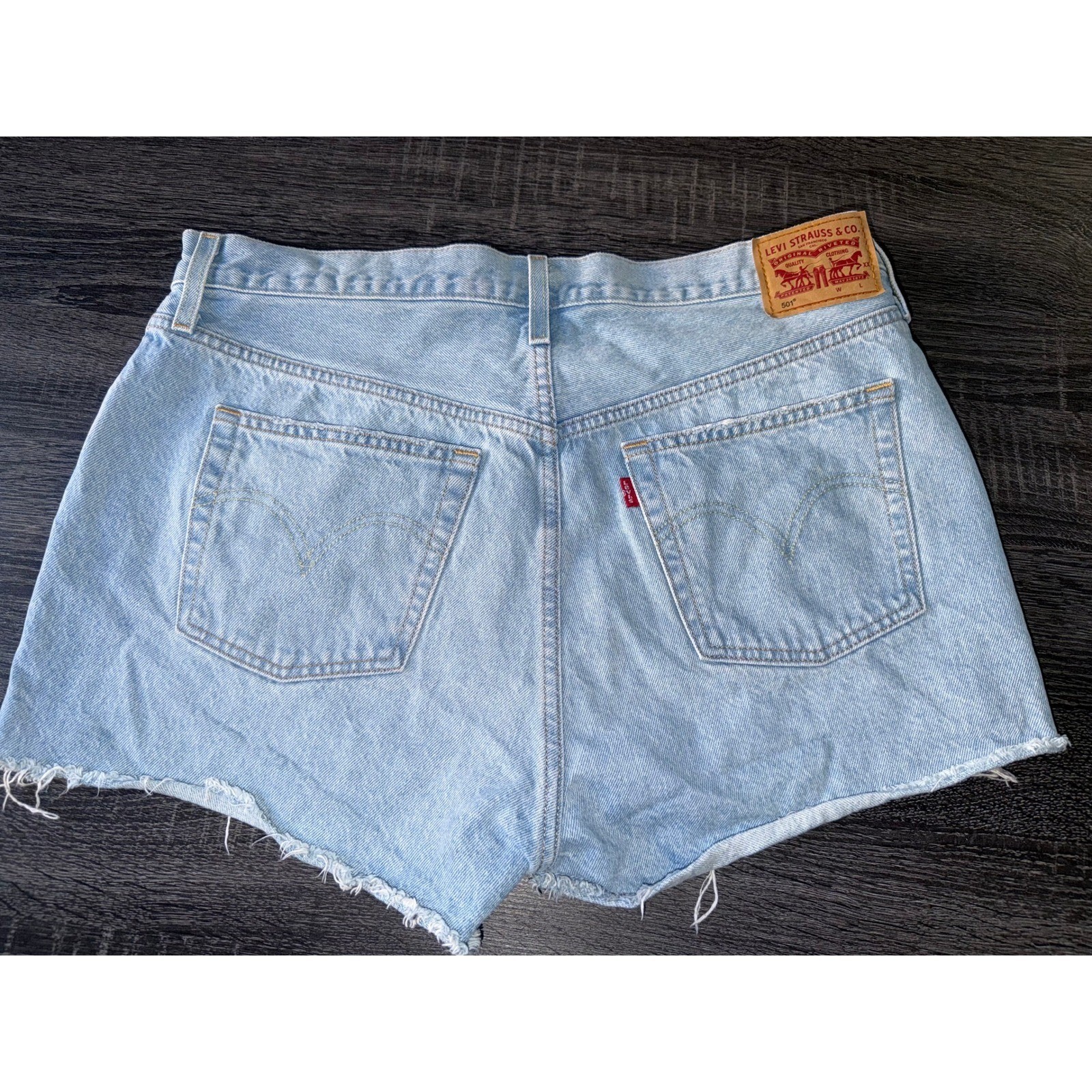 Levis 501 Original Distressed Light Wash Cut Off Denim Shorts Grunge Boho W34