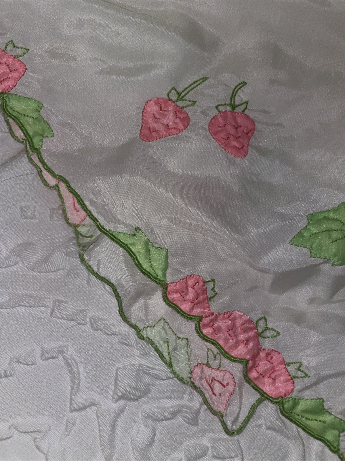 Vintage 1960&rsquo;s ODETTE BARSA Appliqué Embroidered Pink Strawberries Half Slip NS