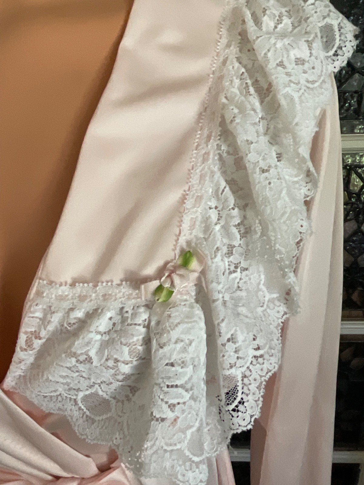 VTG Shadowline Dressing Gown Robe Soft Silky Pink White Lace Trim USA Size Large