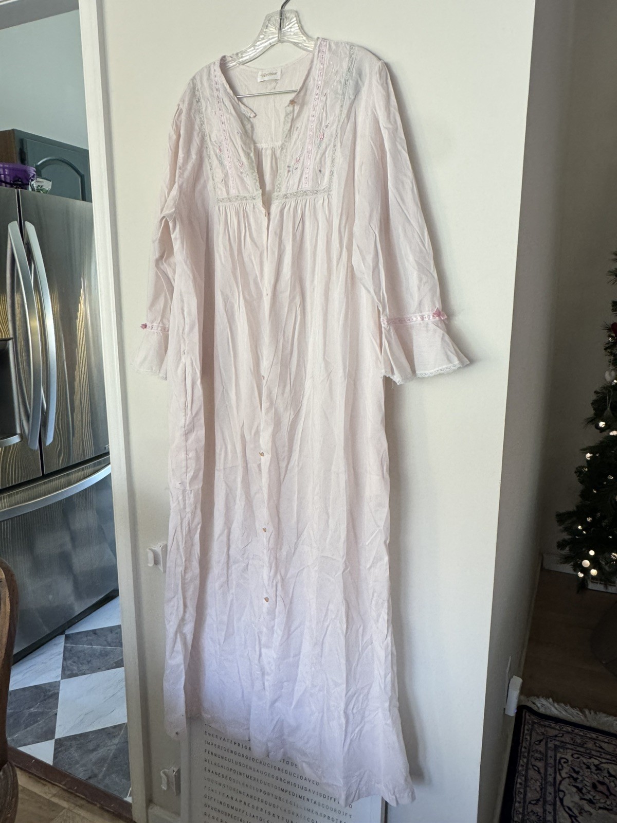 Vintage Barbizon Nightgown Peach Pink Lace medium 80s 90s Romantic Cottagecore