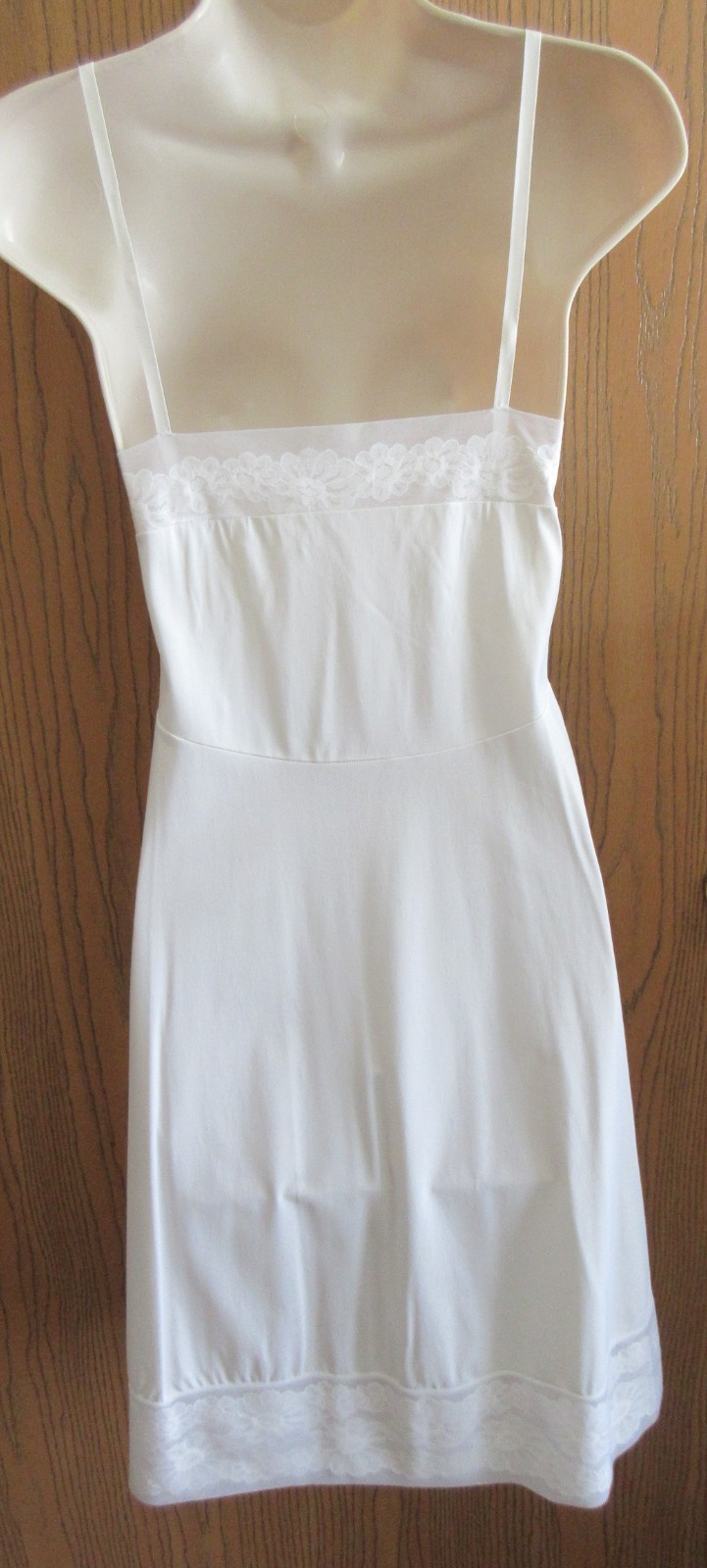 VANITY FAIR IVORY NYLON 4&Prime; CHIFFON LACE full slip nightgown size 38 bust 40&Prime; USA