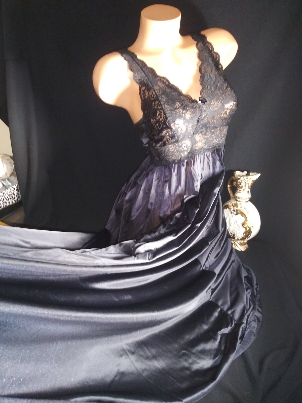 Vtg Shadow line Silky Black BUTTER SOFT Peignoir Nightgown Negligee Gown