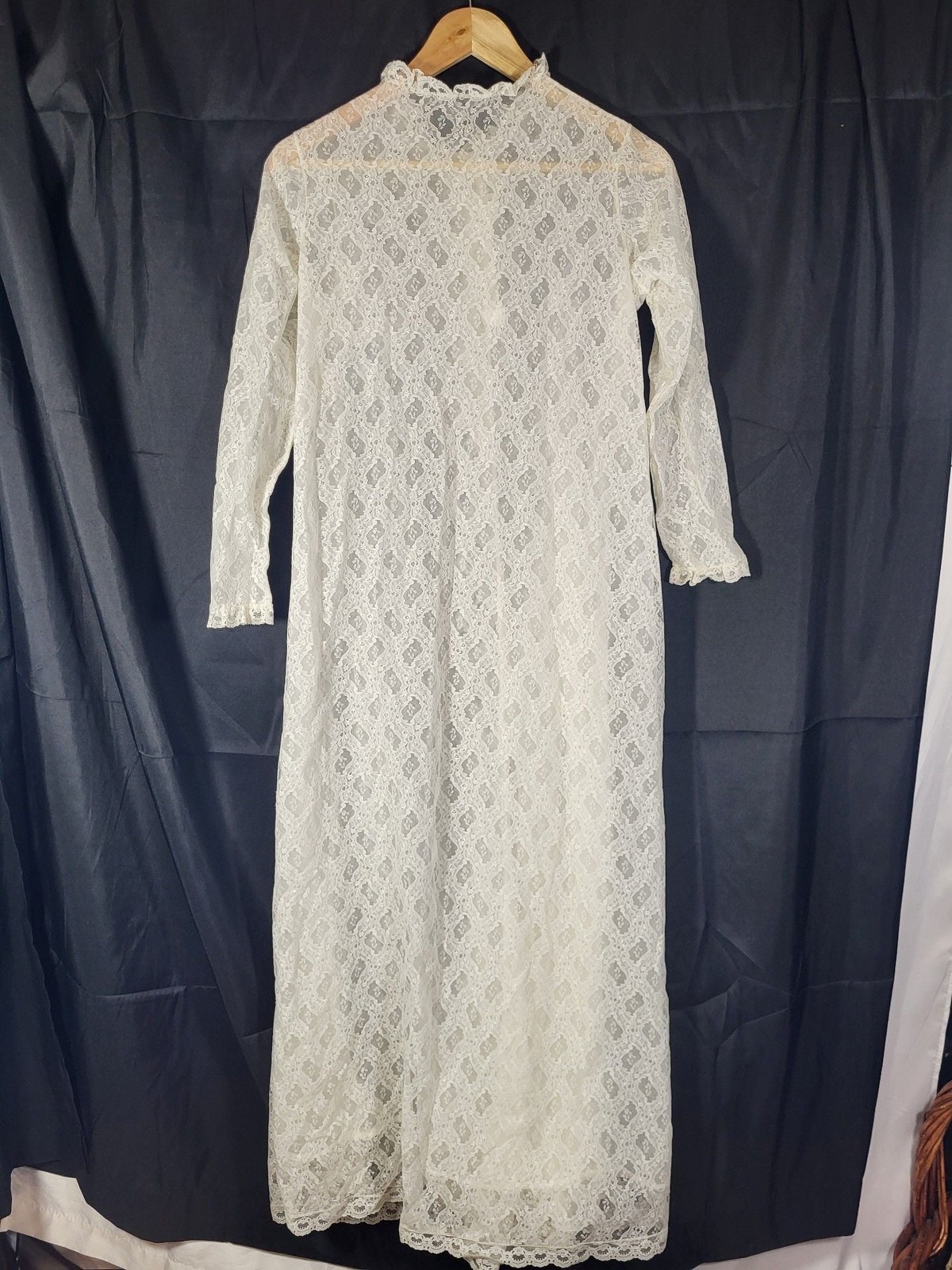 Vintage Miss Elaine Ivory Floral Lace Maxi Peignoir Long Robe Gown