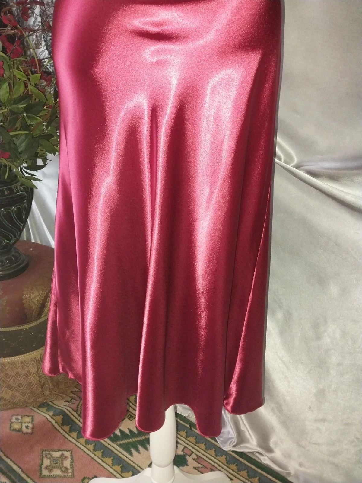VTG SATIN SHINY GARNET COWL DRAPE NEGLIGEE NIGHTGOWN LUX LINGERIE 46&Prime;/44&Prime; NWOT
