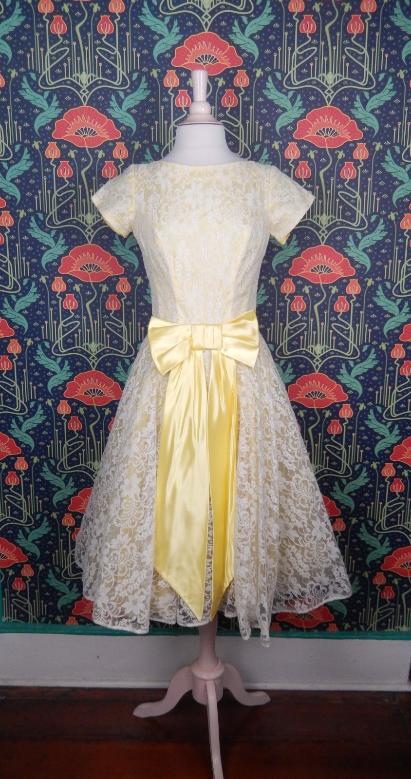 Vintage 50&rsquo;s 60&rsquo;s White Lace Yellow Satin Bow Fit & Flare Party Dress S