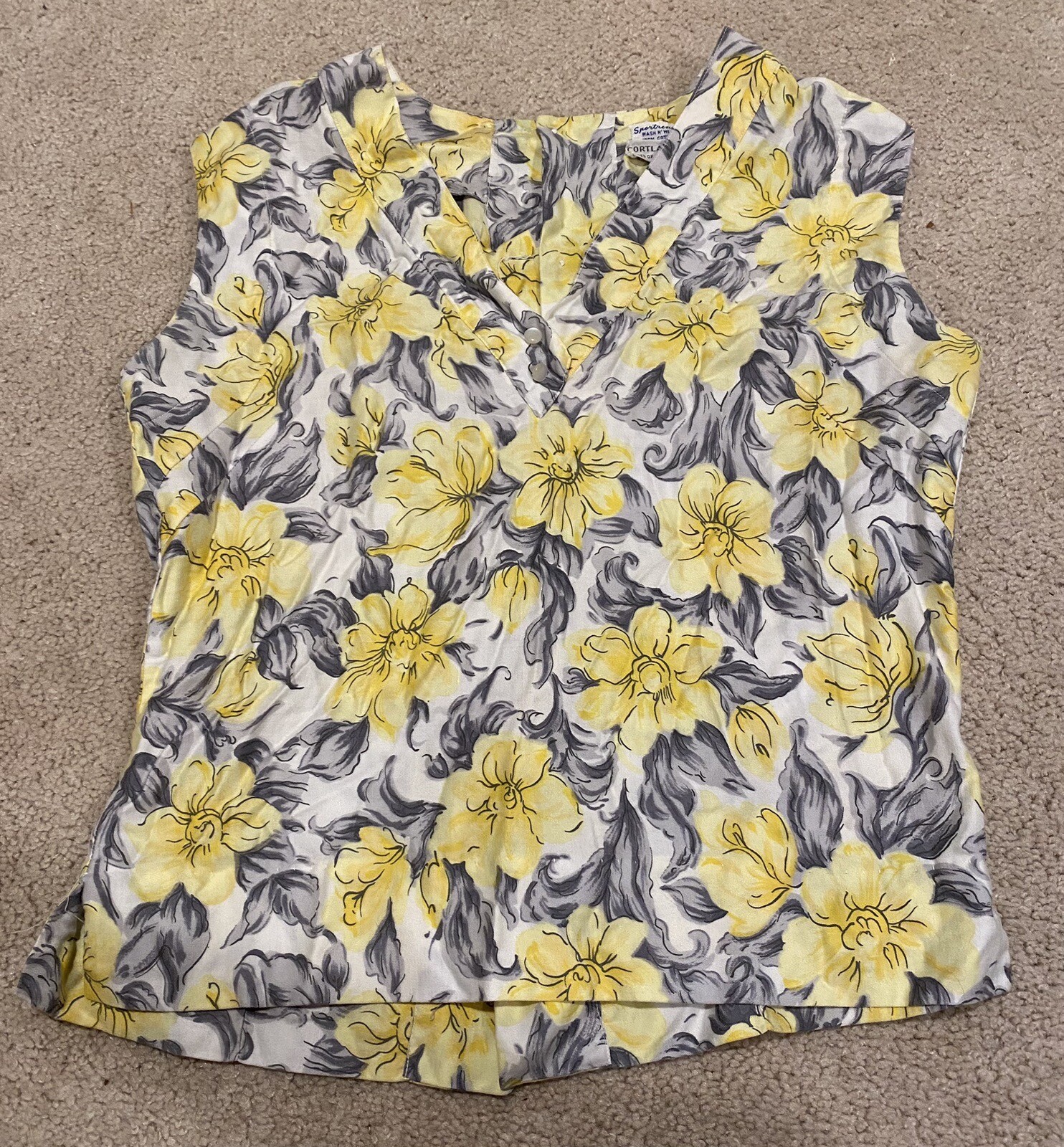 Vtg 50s Gorgeous Daffodil Top With V Neck Floral Yellow