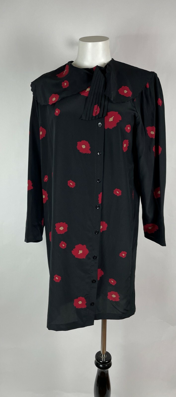 Vintage 80s Cee Gee by SUE WONG Black Red floral printed Shirt Dress 42&Prime; Bust