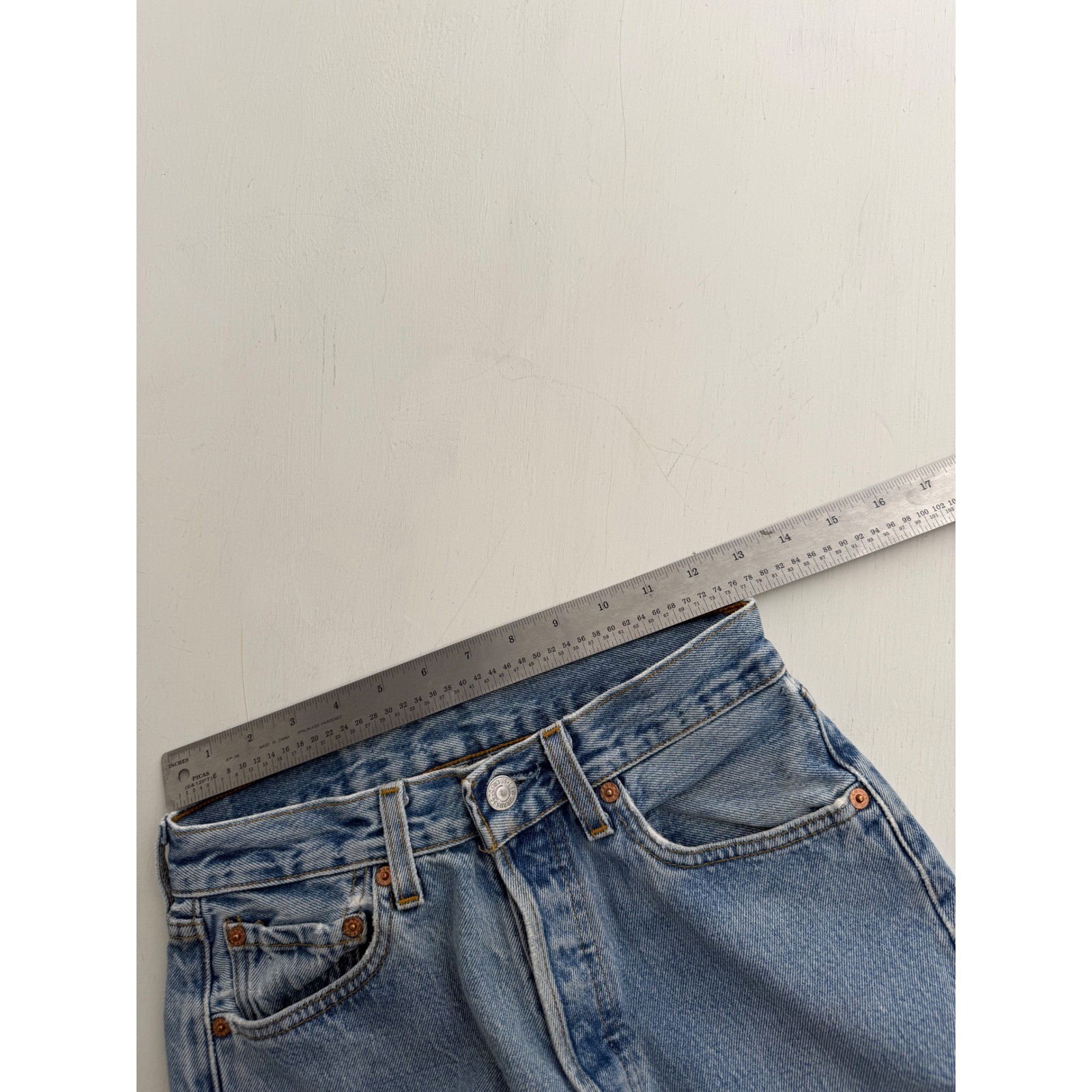 Vintage Levis 614 High Waisted Straight Leg Jeans Light Wash Made in USA W26 L28