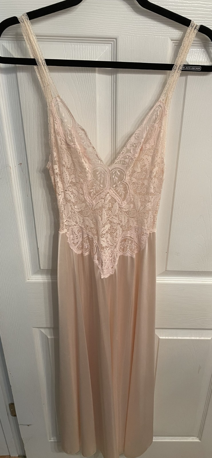 Vtg OLGA Soft Peach 91060 Nylon Gorgeous Lace Top Long Nightgown Size M Sissy