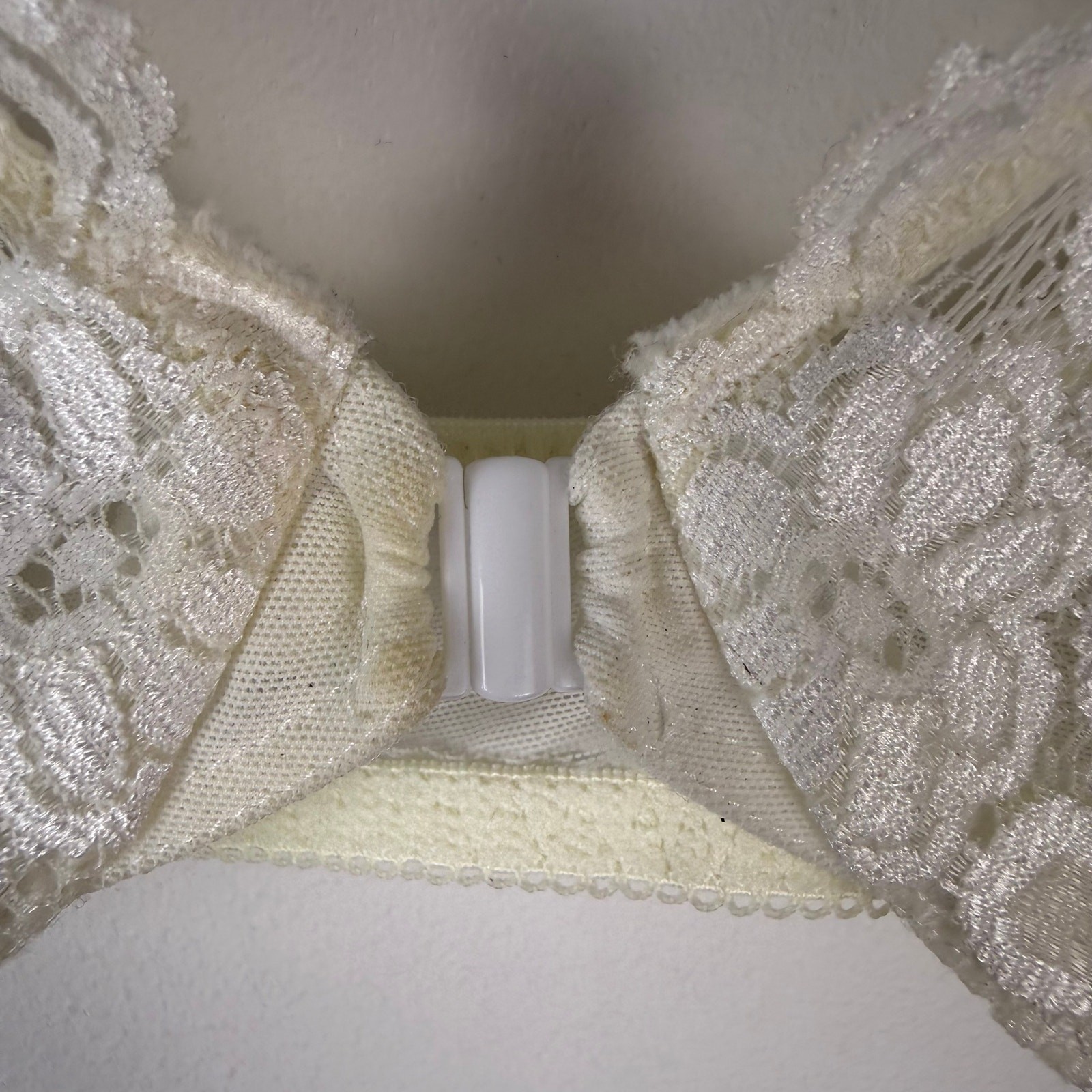 lovable white underwire bra size 38B