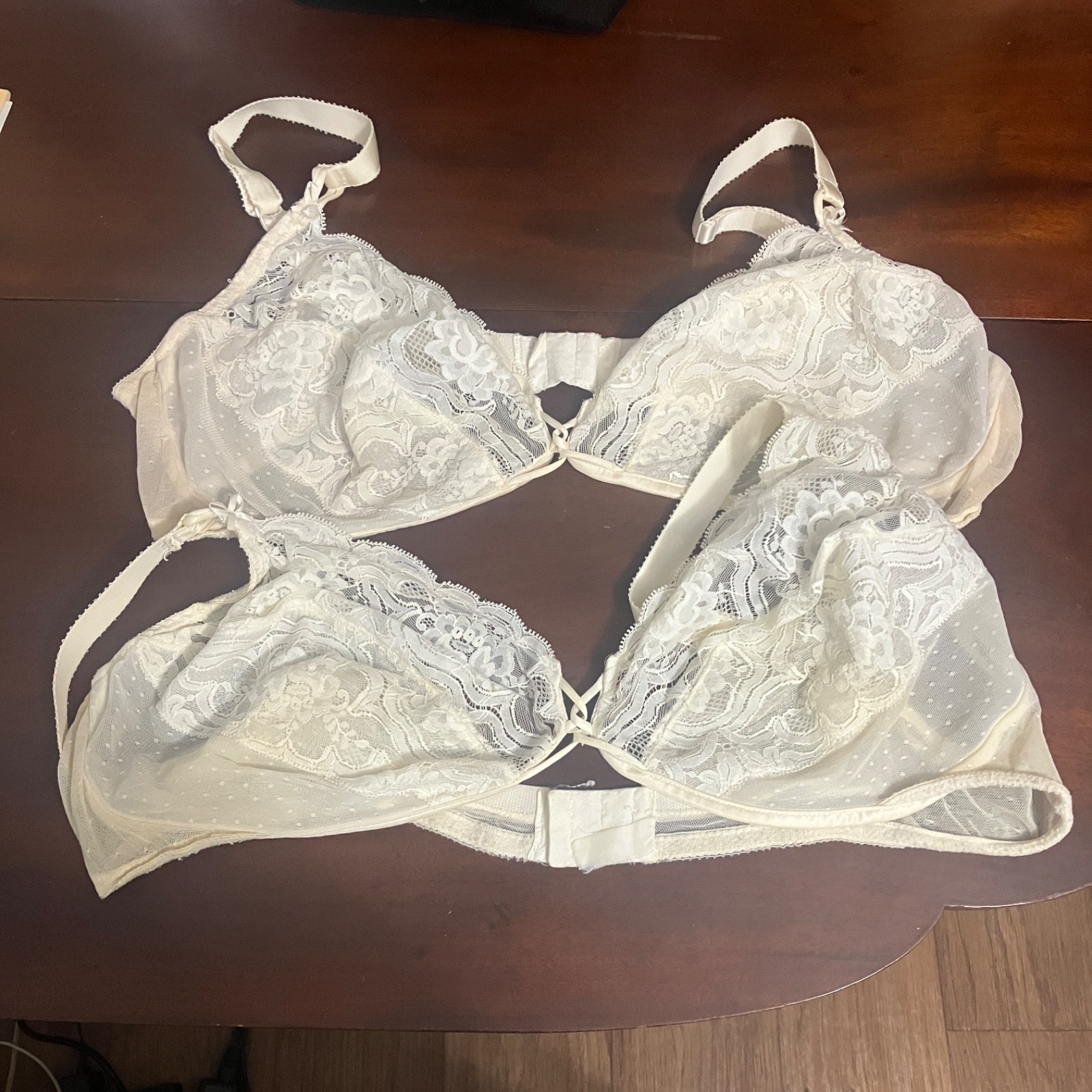 Set of 2 Vintage Ivory Matching Unlined Wireless Lace Bras 80s 90s Plus Size