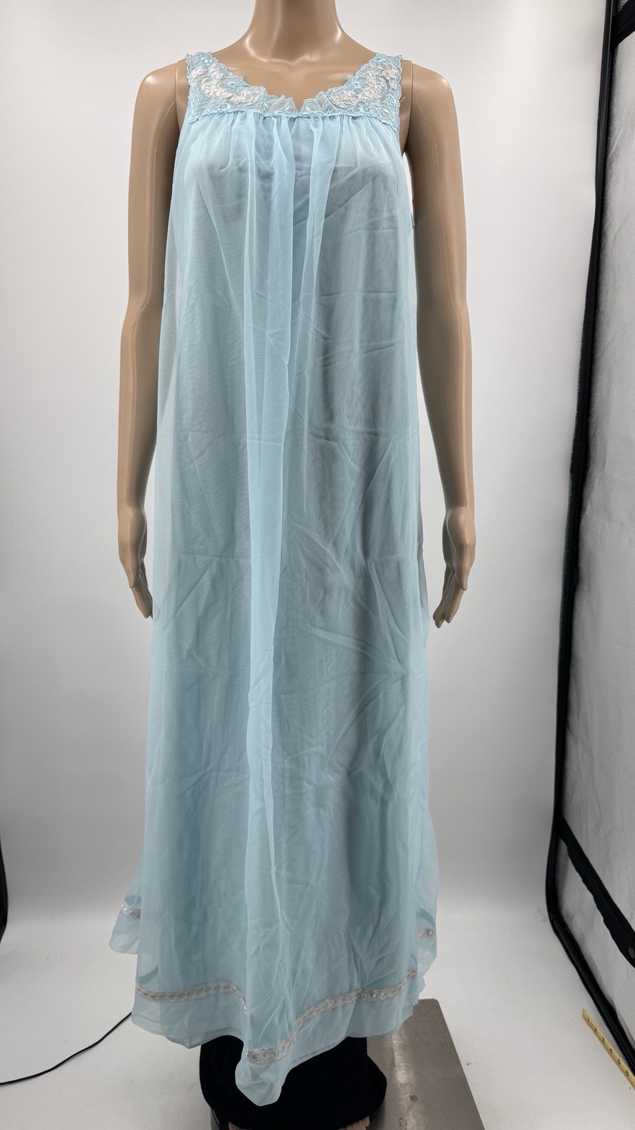 Vintage Miss Elaine Nightgown MEDIUM Light Blue Floral Style 59