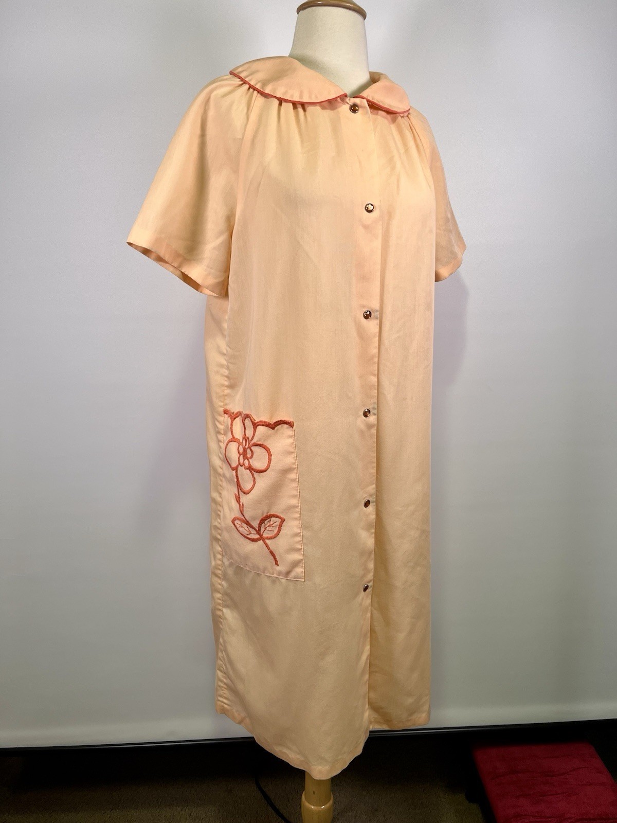VTG 60s Peach Mid Century Snap Front House Dress Embroidered Housecoat Midi LRG