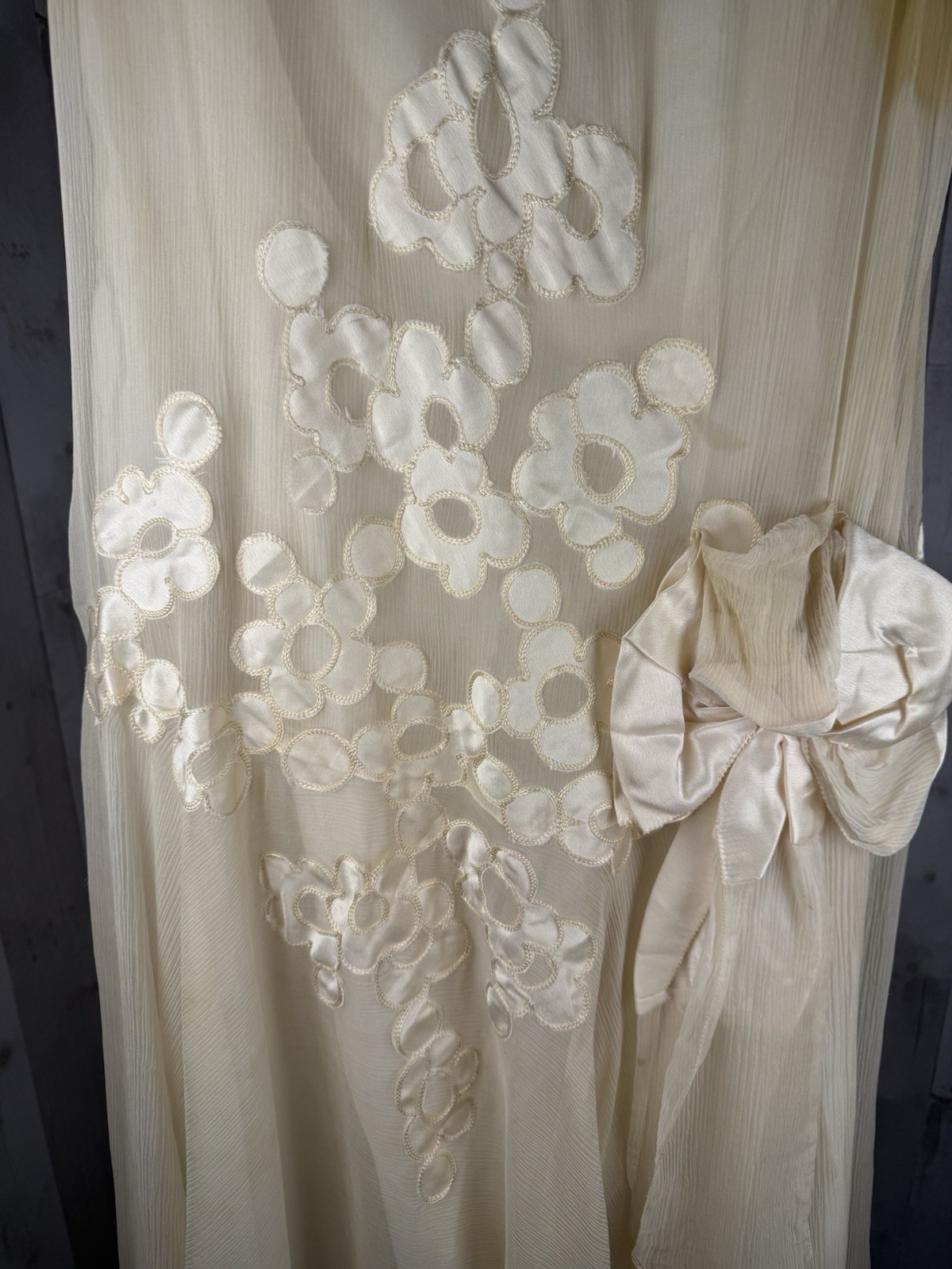 Vintage Antique 1920s Silk Flapper Wedding Dress Ivory Appliqué As-Is WOUNDED