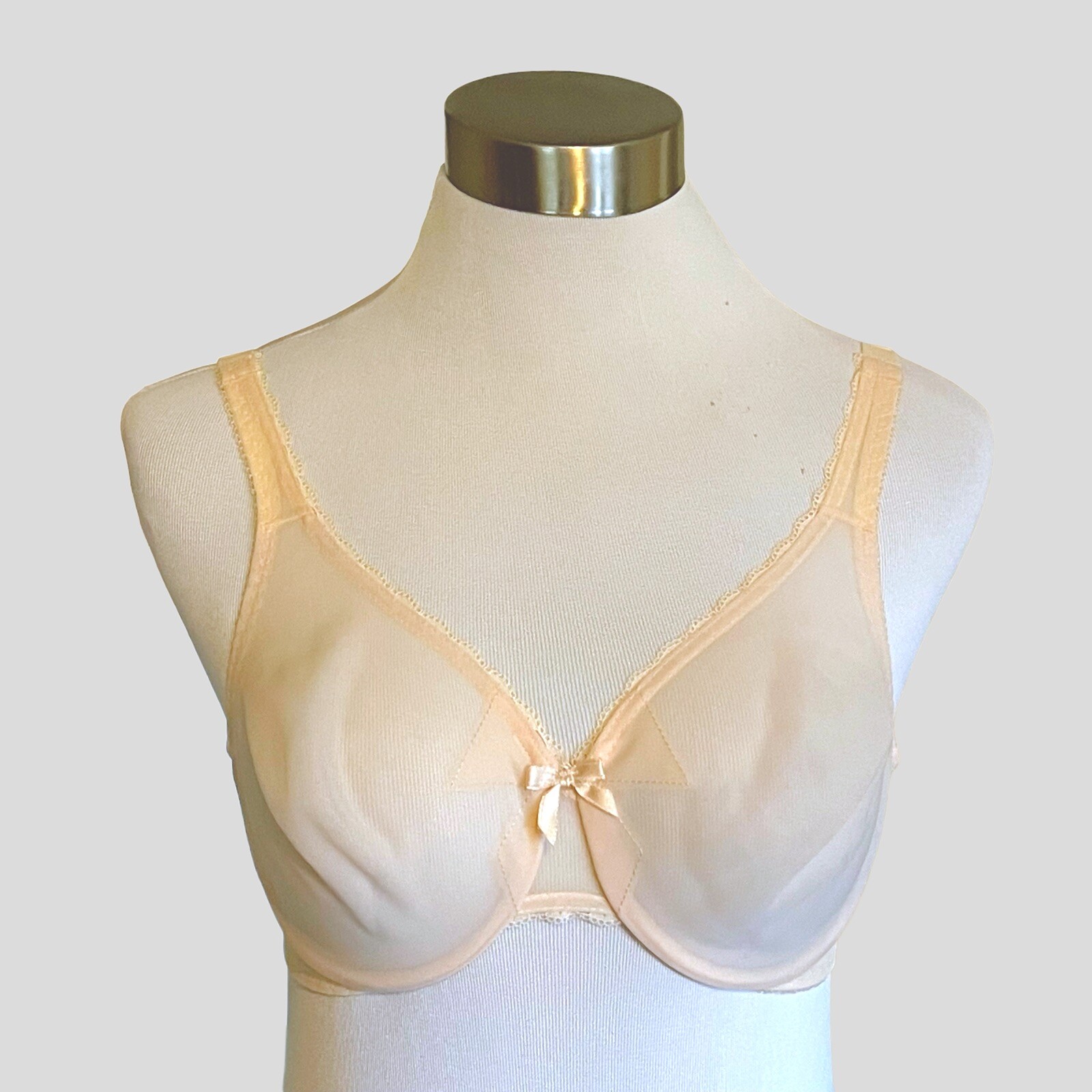 Vintage 60&rsquo;s Bali Go Lightly Bow Bra 32C Sheer Nude Nylon Underwire Sissy Pin Up