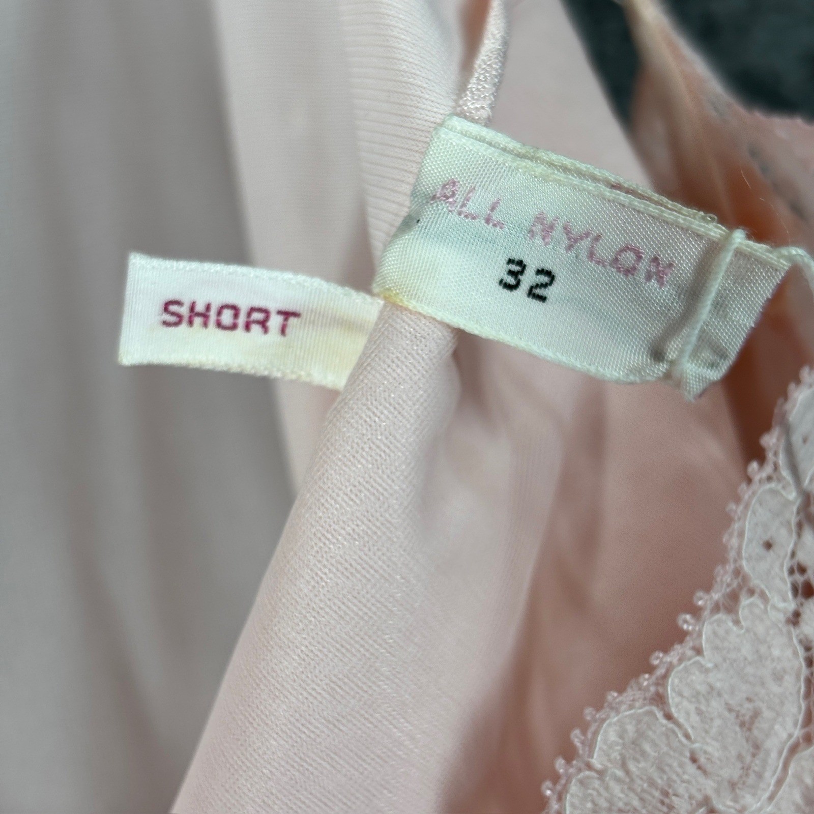 NWT Vintage Shadowline Pink Nylon Full Slip Floral Applique Size 32 Short