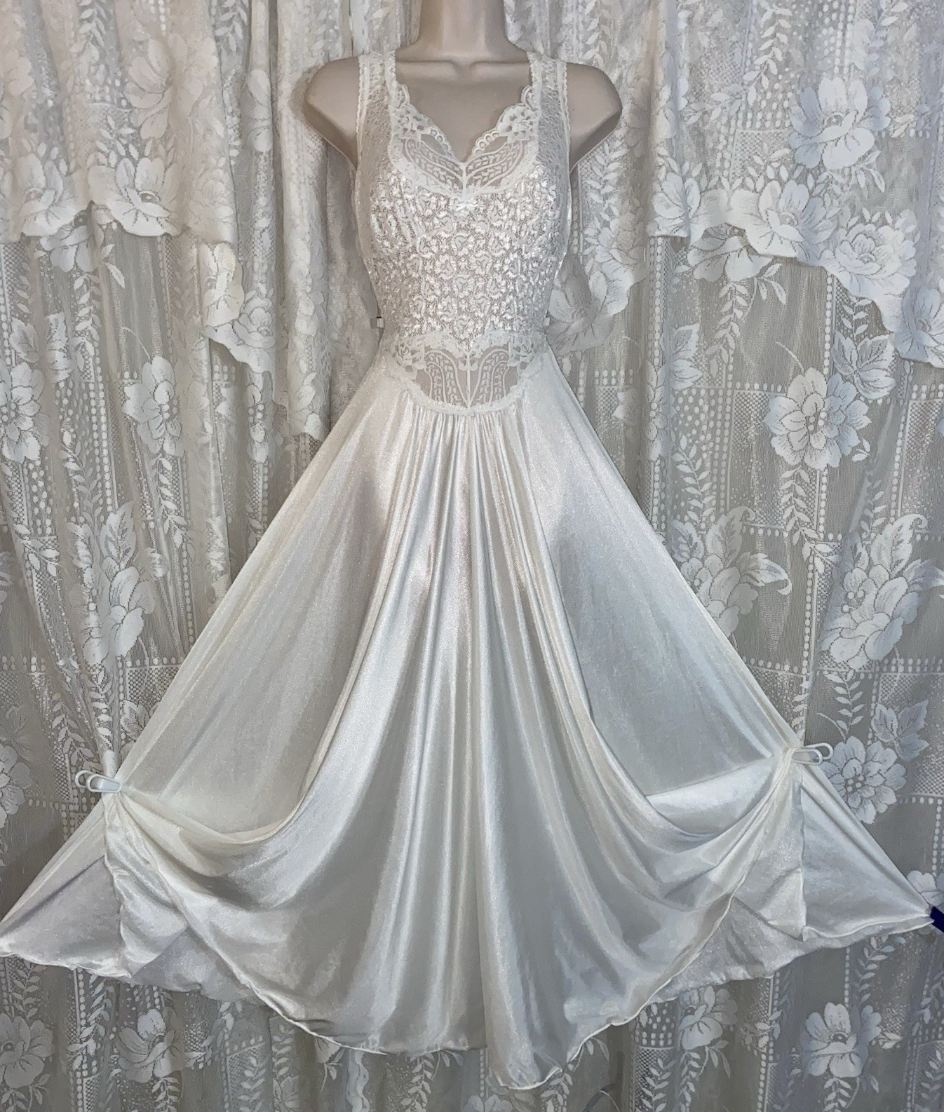 VTG 1X Bridal White Full Swp Soft Stretch NYLON Lace Bodice Nightgown Olga esque