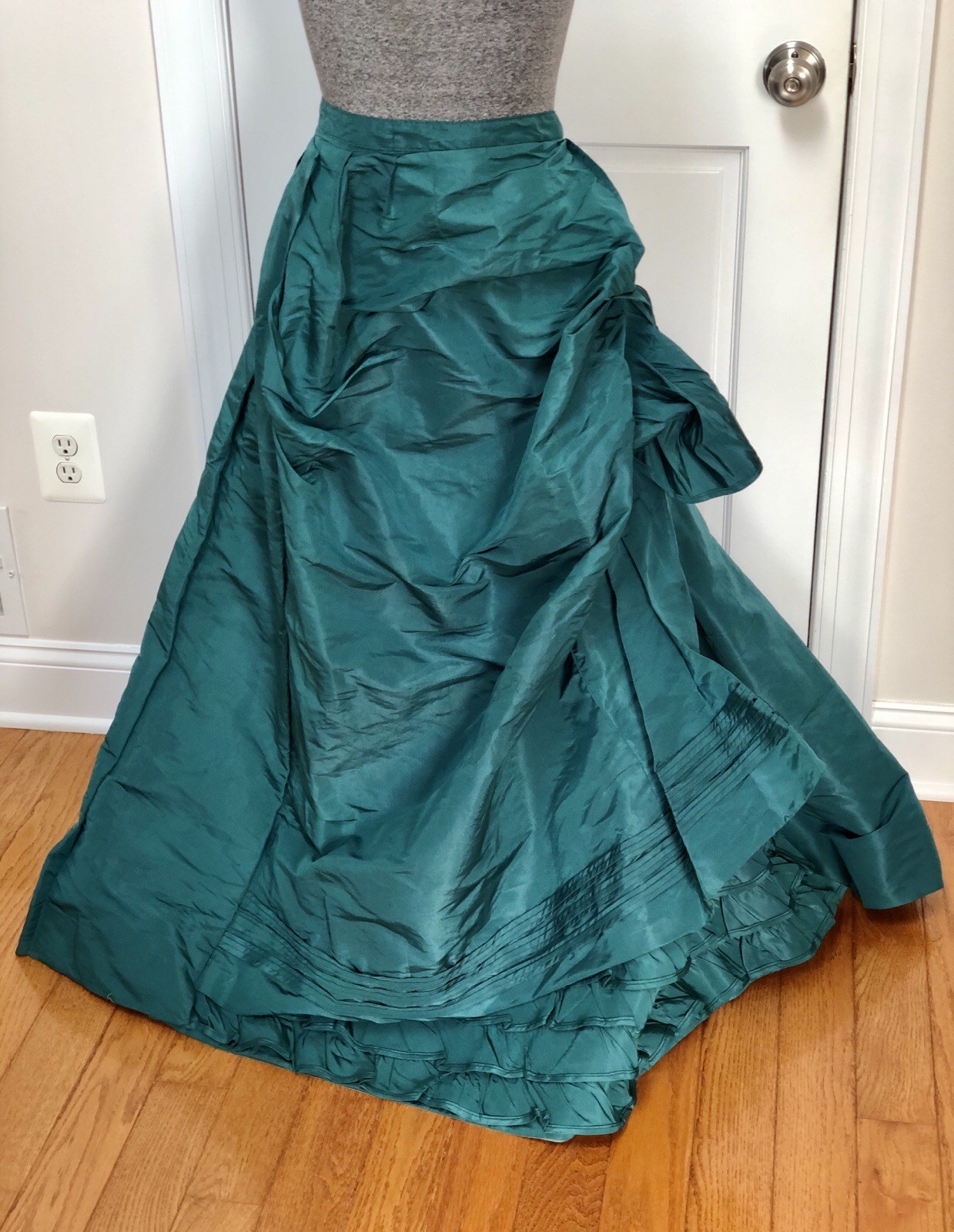 Antique 1880s 3Pc *EMERALD GREEN SILK Victorian BUSTLE DRESS w/PRINCESS JACKET*