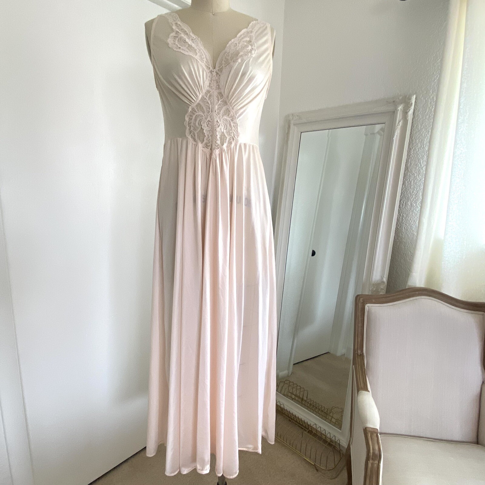 Vintage Stunning True Light Pink Lace Lingerie Sweep Nightgown 92150 L Large