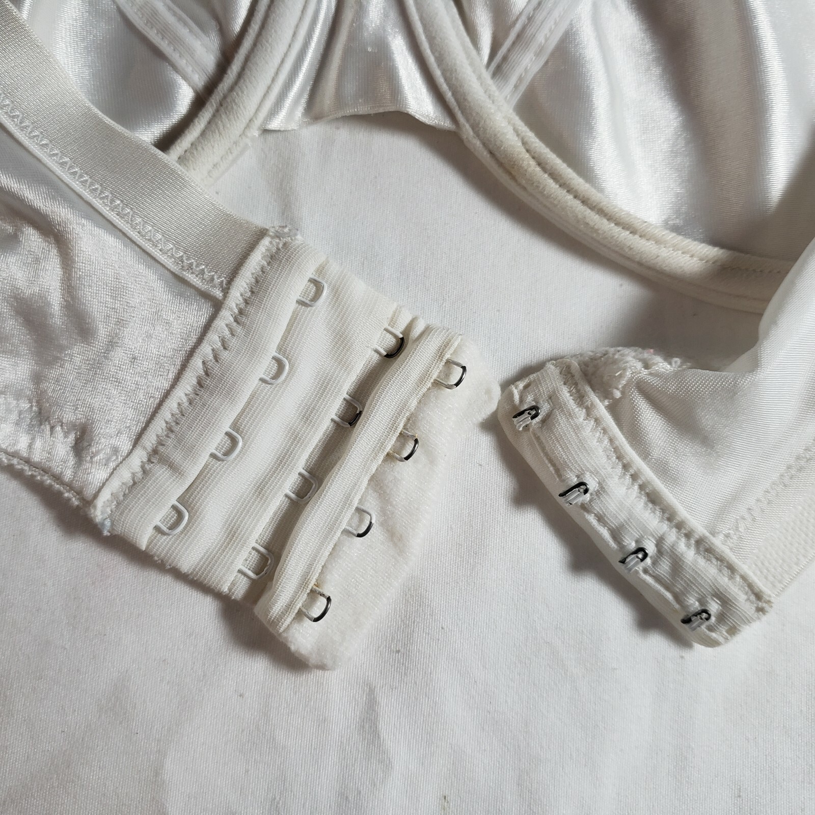 Victoria&rsquo;s Secret Second Skin Satin Unlined Full Coverage Bra 38DD White