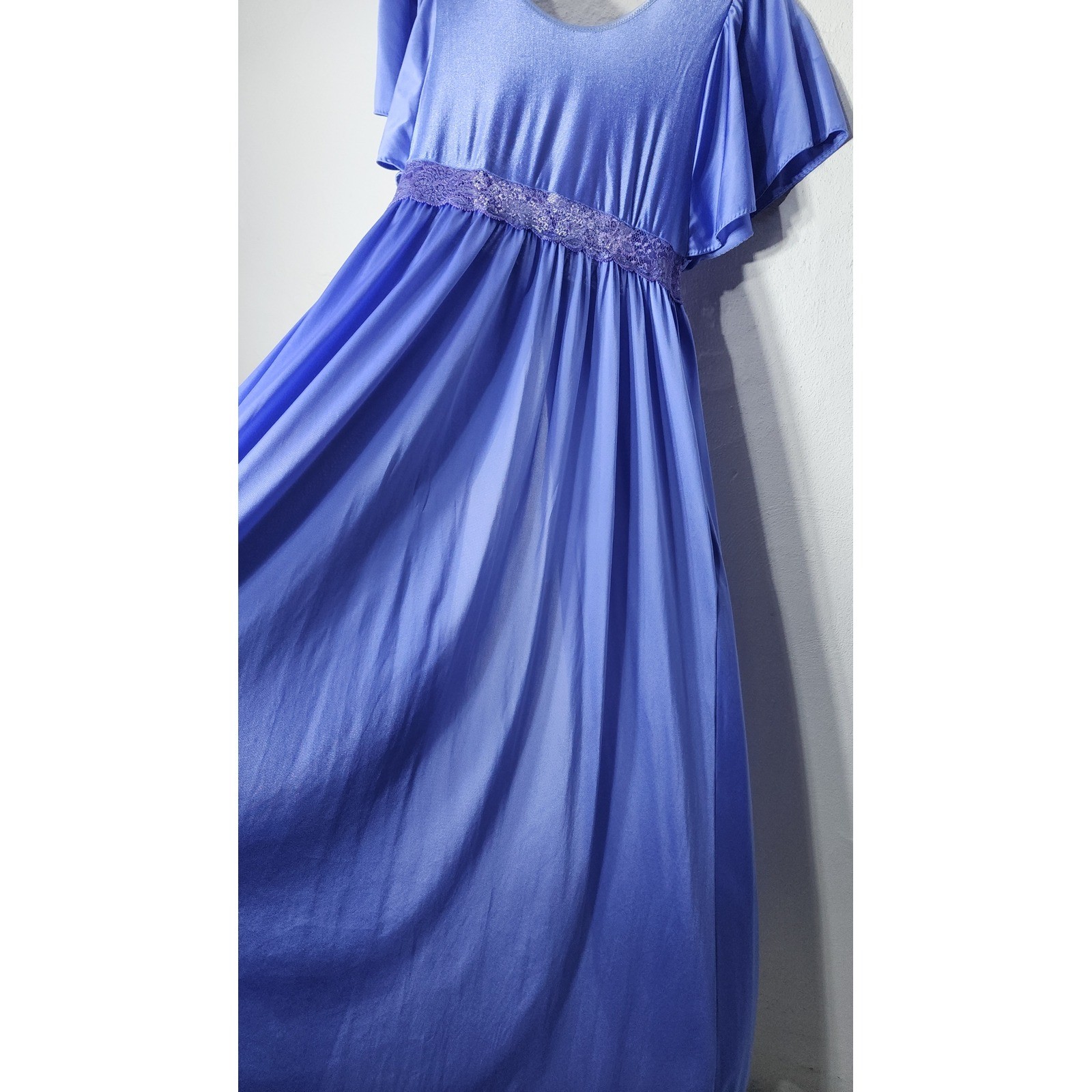 Vintage Lace Trim Nightgown Robe Periwinkle Blue Flutter Sleeve Maxi 70s Style