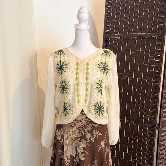 Women&rsquo;s Green and Cream Vintage Cardigan Top with Floral Embroidery