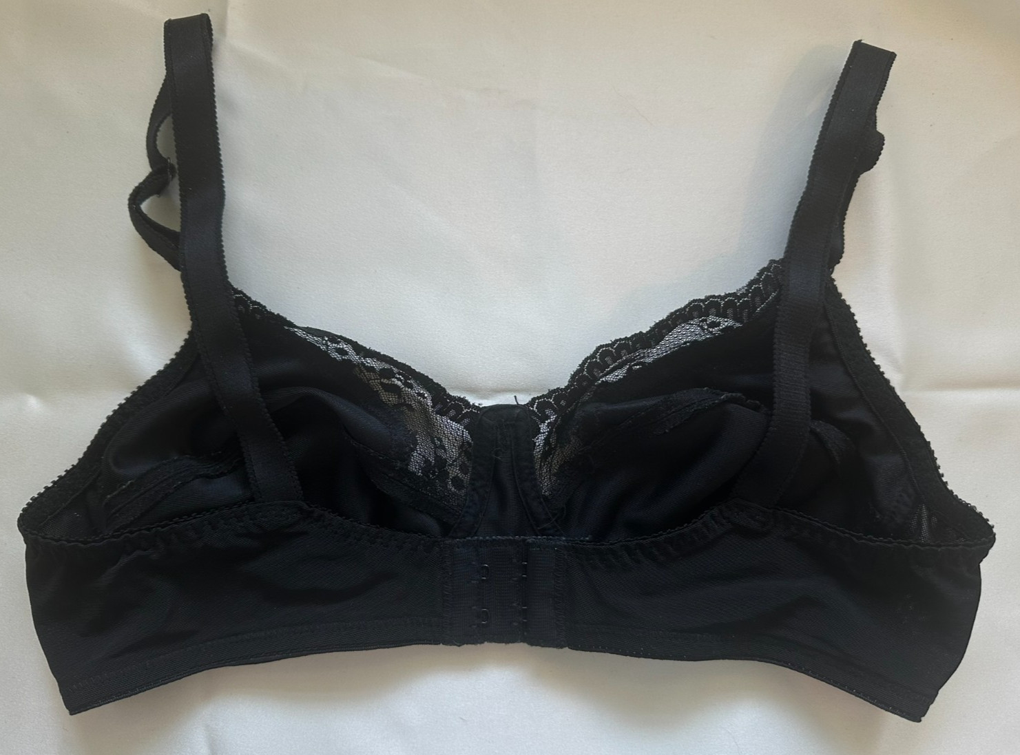 Vintage Black Bra Wireless Dots and Lace Pattern Back Hook Approx Size 32 B