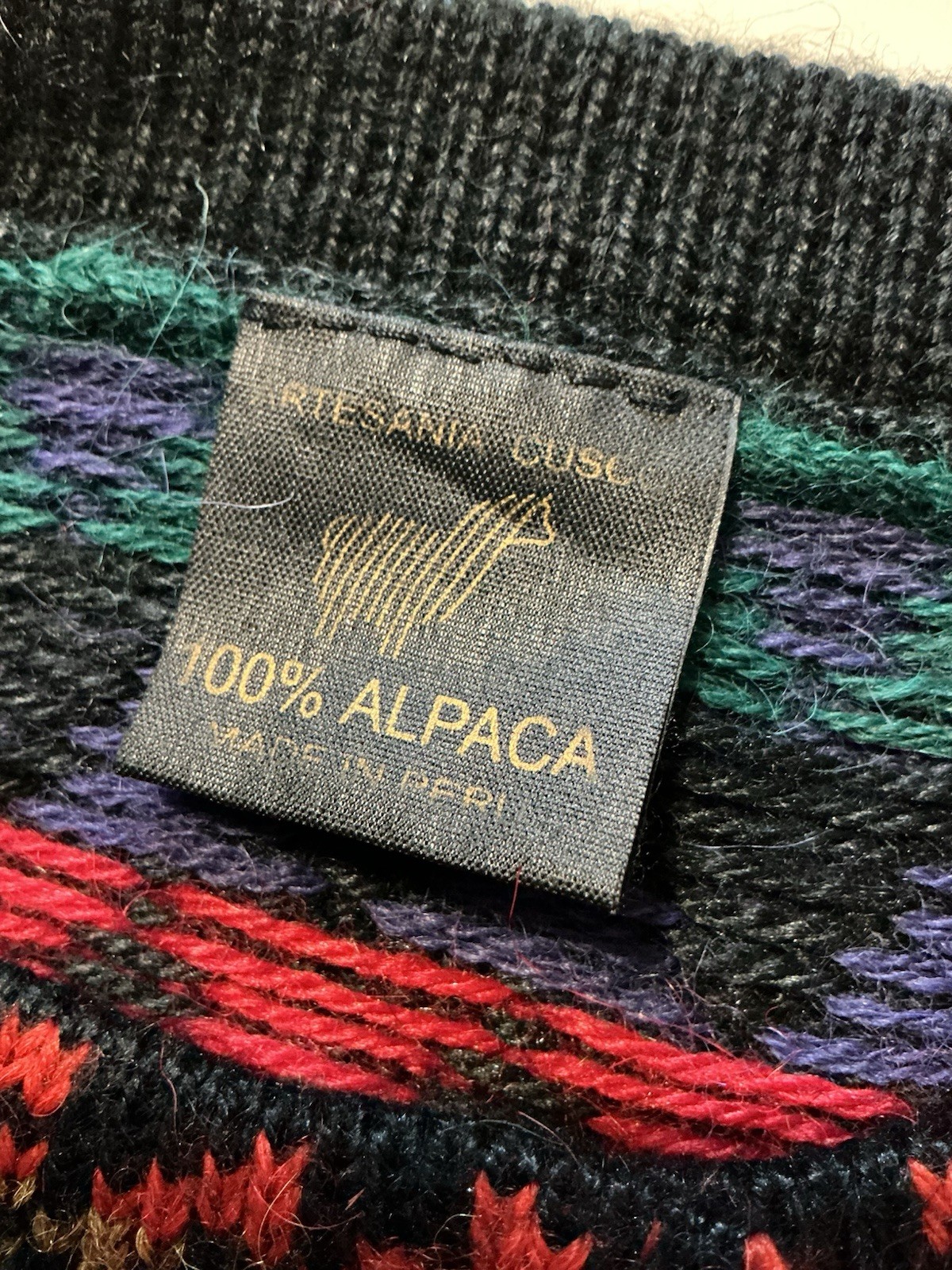Vintage Artesania Cusco Peruvian 100% Alpaca Knit Andes Button Cardigan Sweater