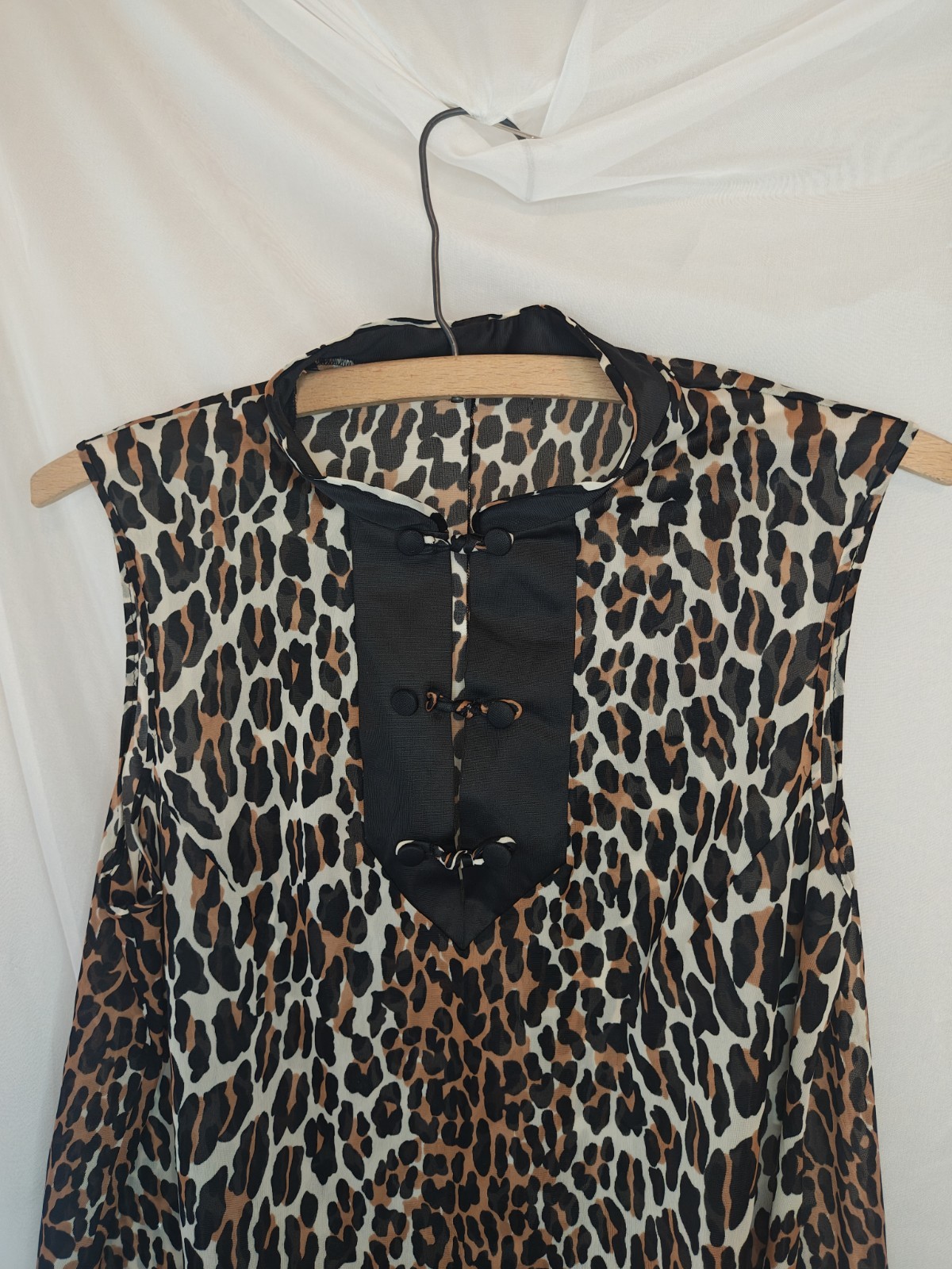 Vtg VANITY FAIR LEOPARD Nightgown Silky NYLON Shift Gown Dress 60s 70s Black S
