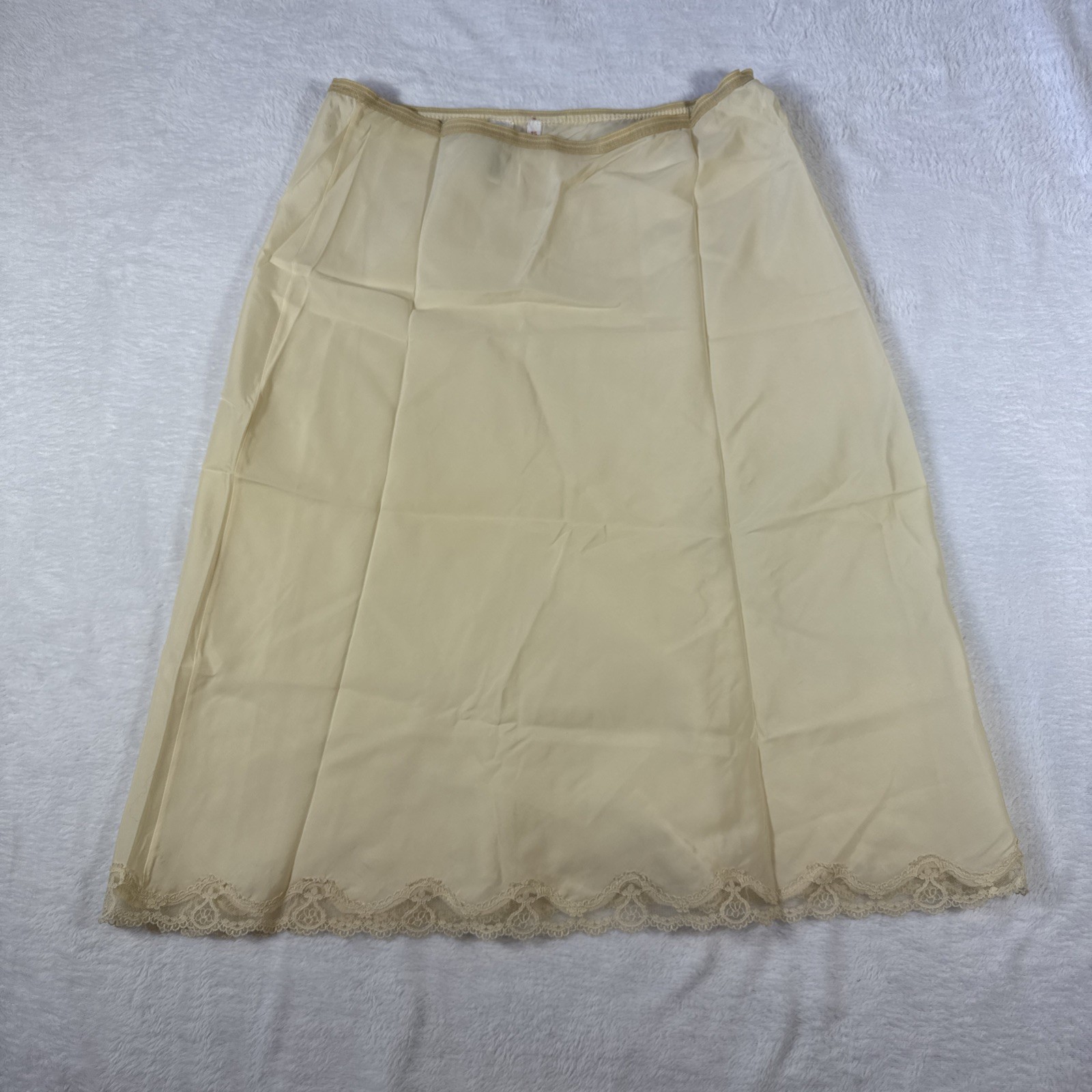 Lady Lynne Skirt Half Slip 70s 25&Prime; Nylon Rayon Blend Scalloped Lace Trim VTG Med