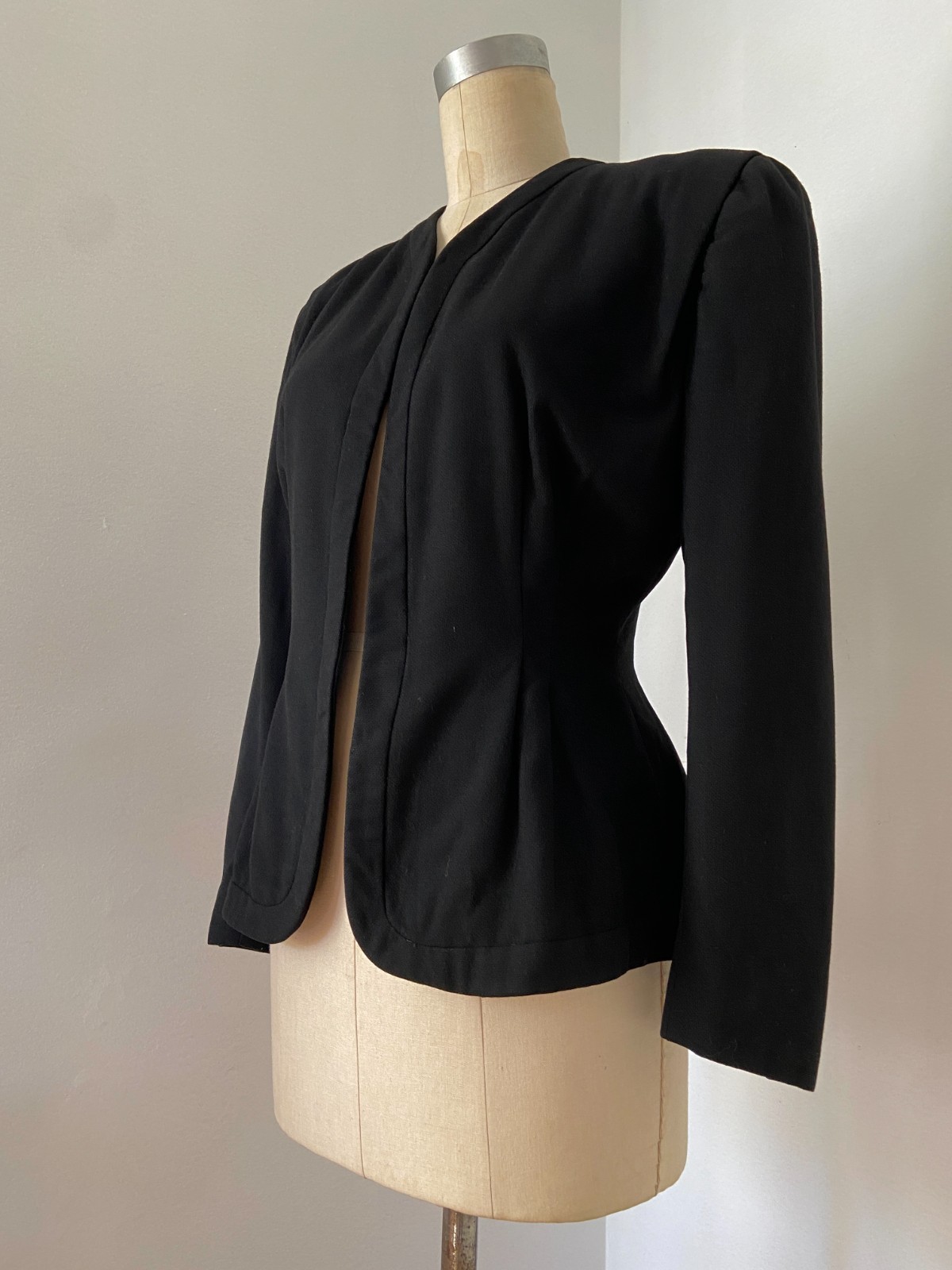 Vintage 1940s Black Wool Blazer Forstmann Suit Jacket Shoulder Pads Small Medium