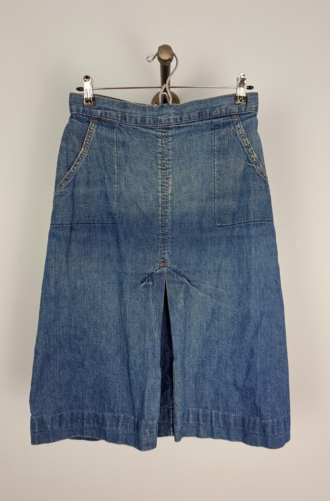 Vintage 70s Levi&rsquo;s L Denim Midi Skirt Orange Tab Script Ribbon Tag 28&Prime; Waist