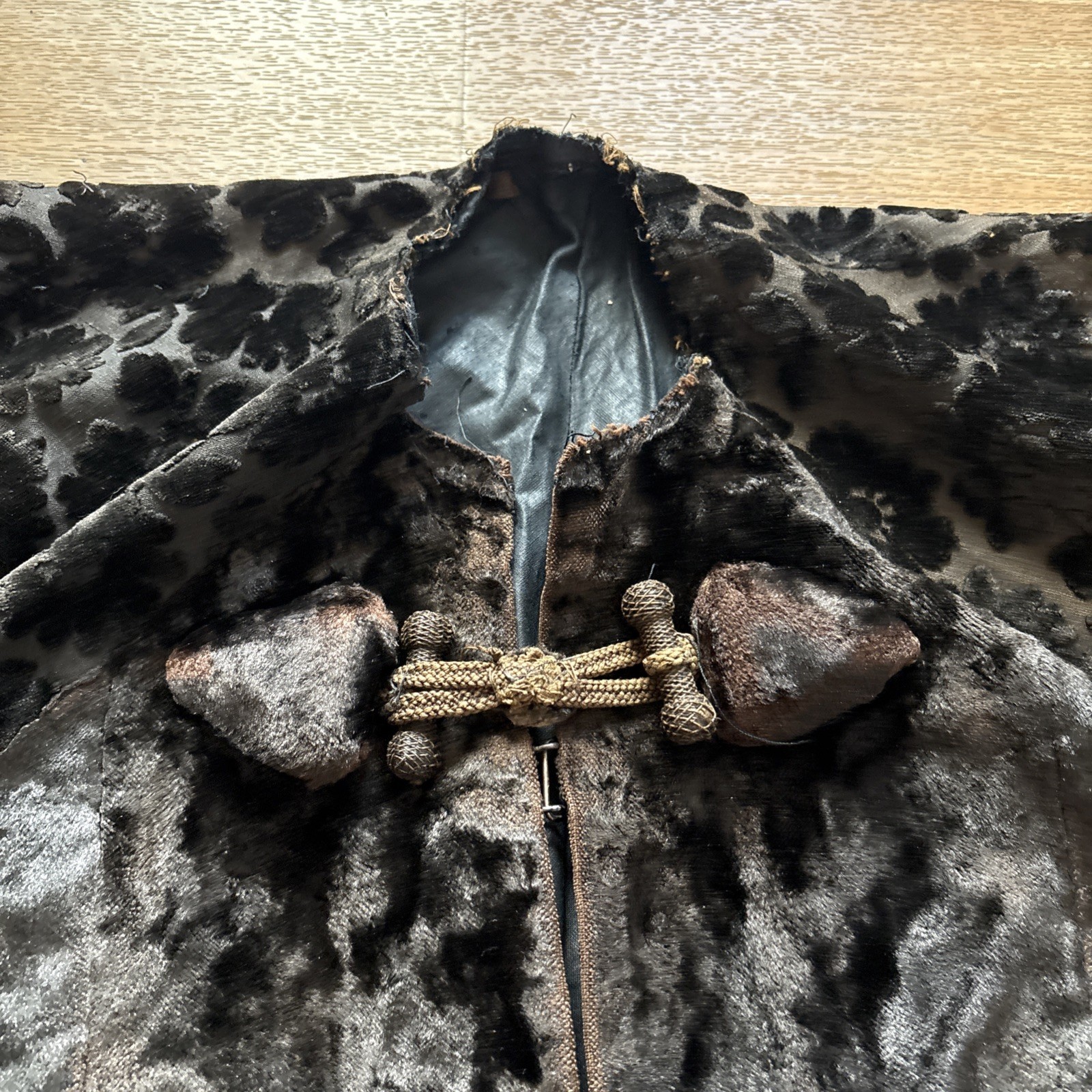 Edwardian Gothic Witchy Black Crushed Velvet Vintage Victorian Capelet Cape
