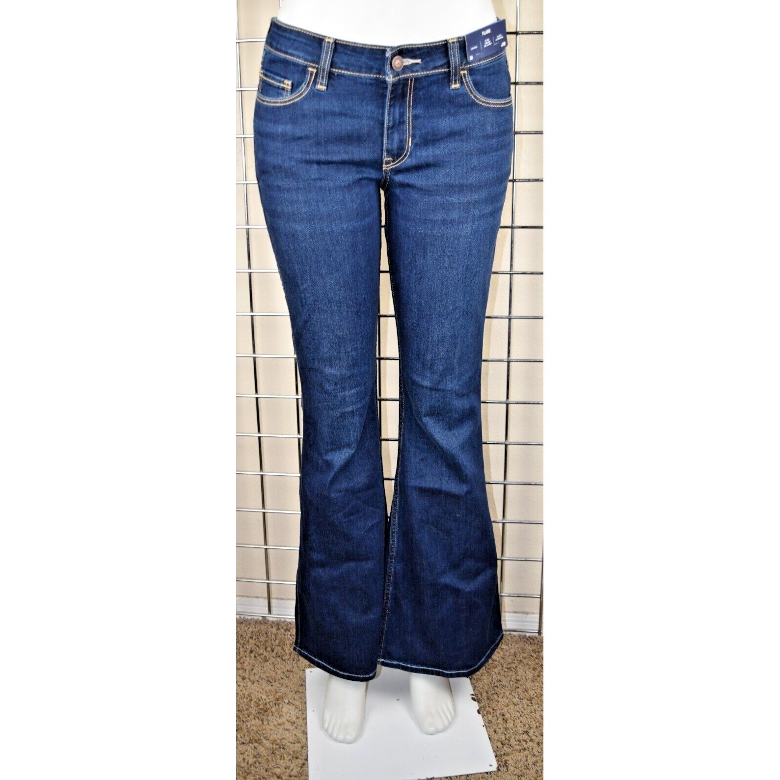 Womens Hollister Jeans Size 29 x 30 Blue Wash Flared Leg Low Rise NWT