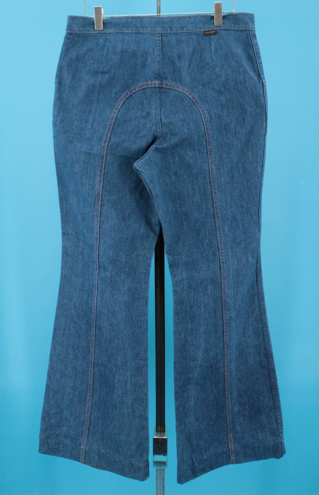 VTG Women&rsquo;s 70s Wrangler Denim Bell Bottom Jeans W/ Saddle Back Seams Sz 33&Prime;