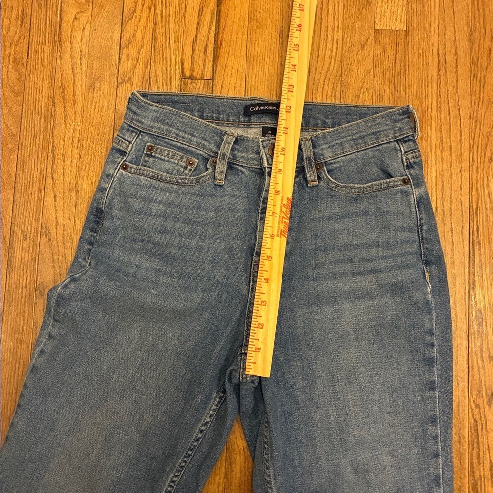 Vintage Calvin Klein Straight Leg Jeans in Medium Blue Wash Size 25