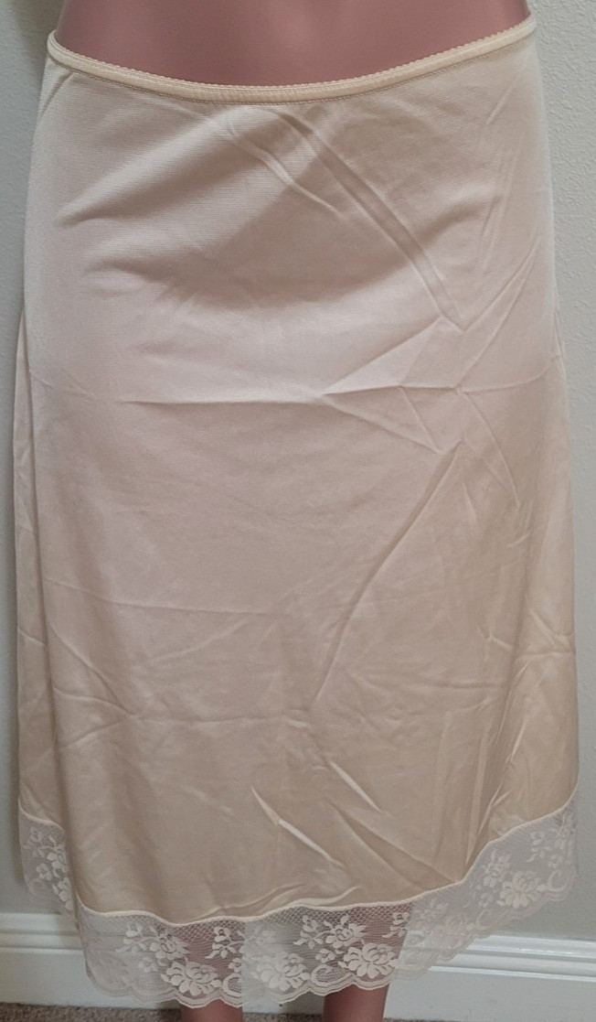 Chantilly Maidenform Off White Slip 64101-27 Size Small Untagged