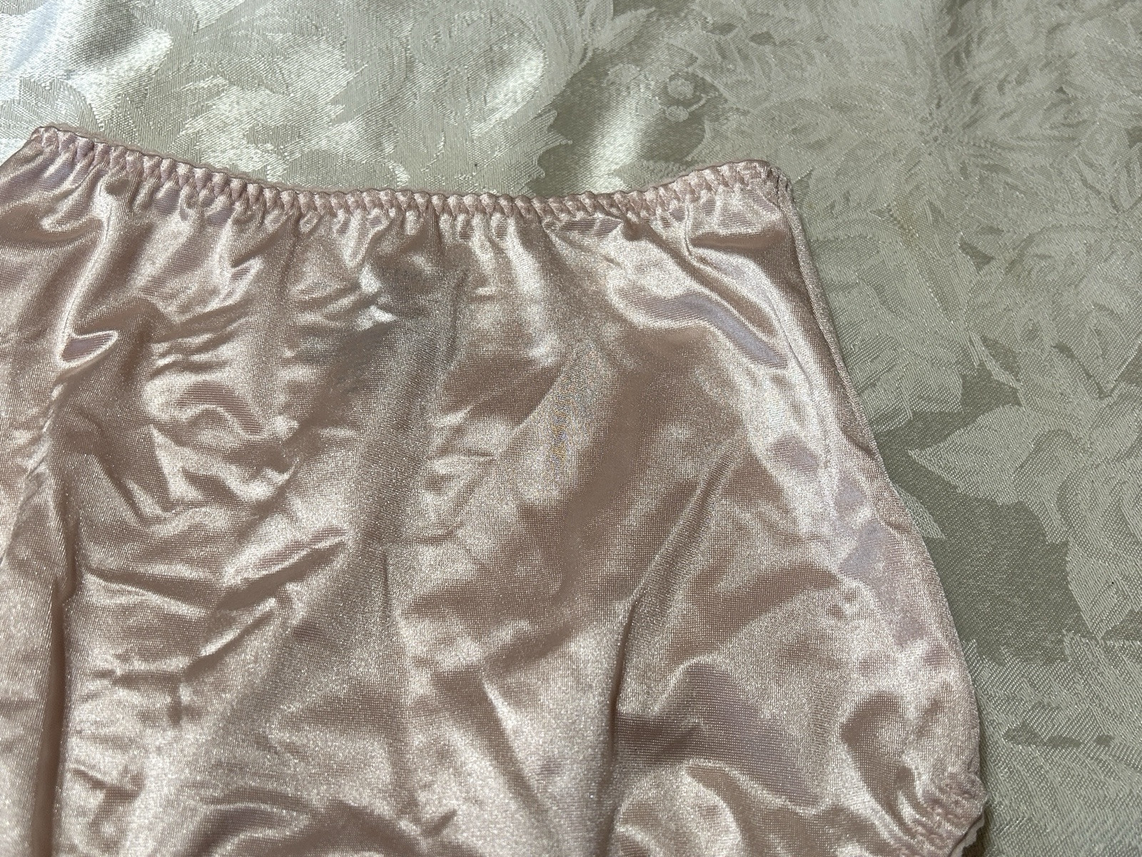 NWOT Vtg VANITY FAIR 40301 Second Skin Satin S Pink Brief Panties #328